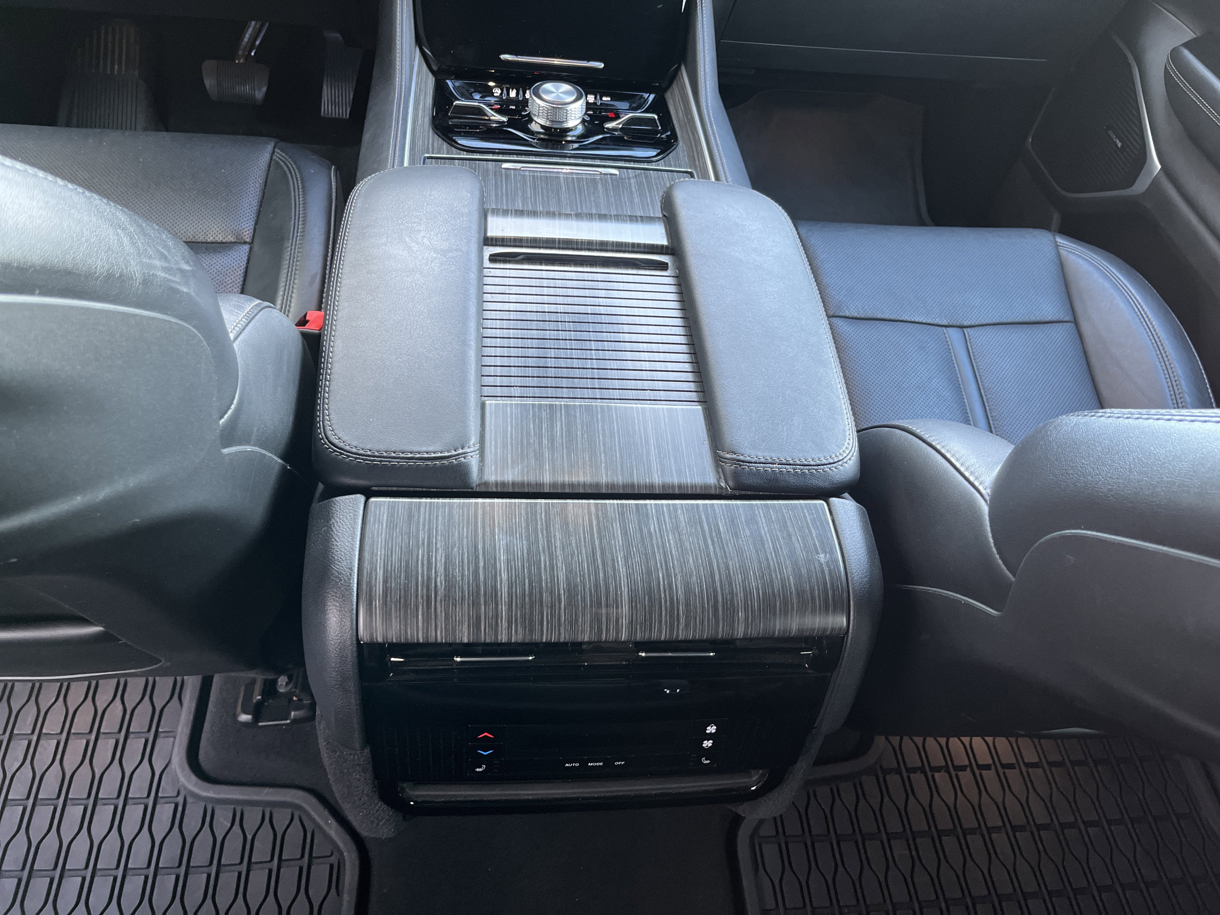 2024 Jeep Wagoneer L Series III