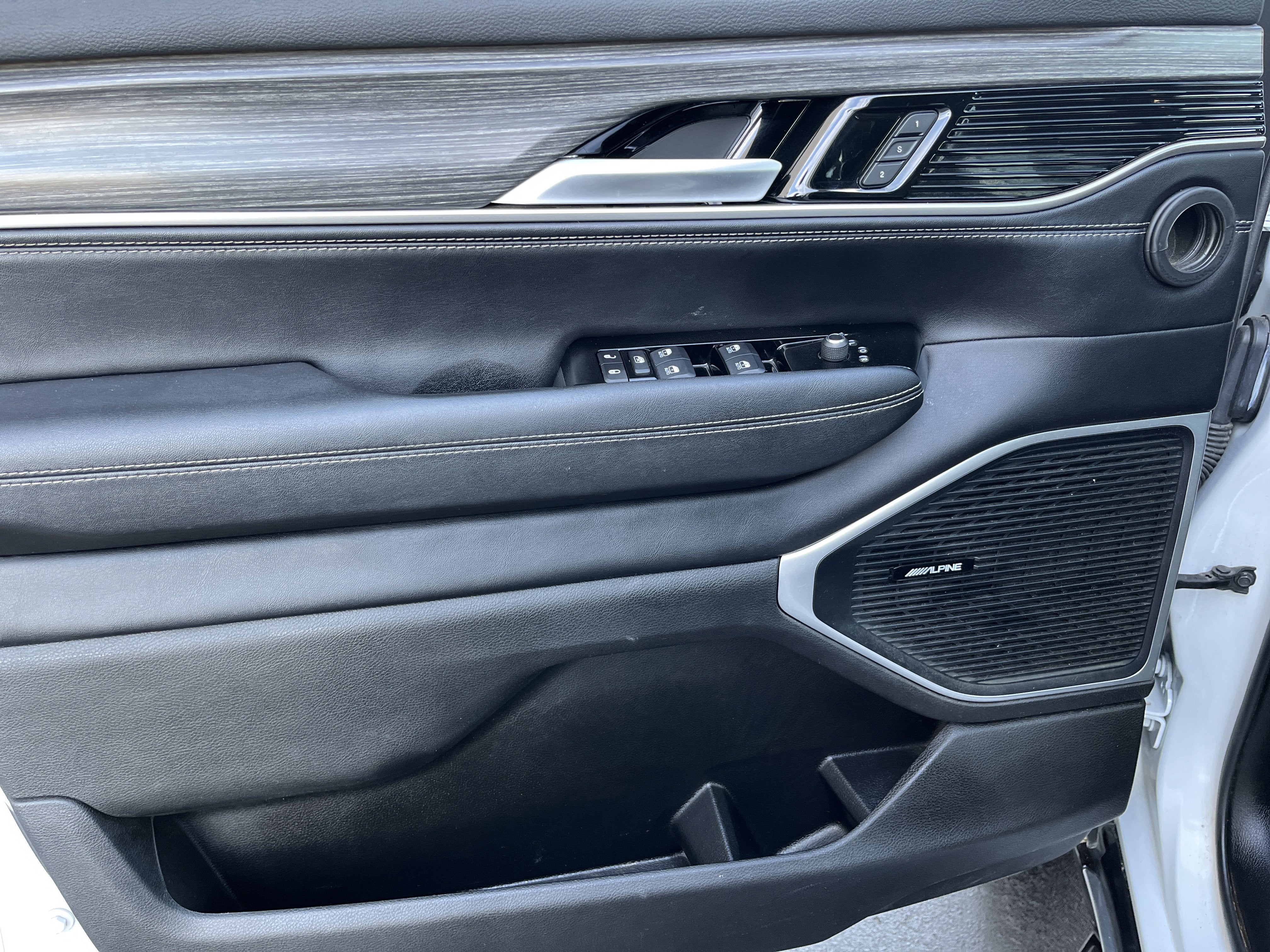 2024 Jeep Wagoneer L Series III