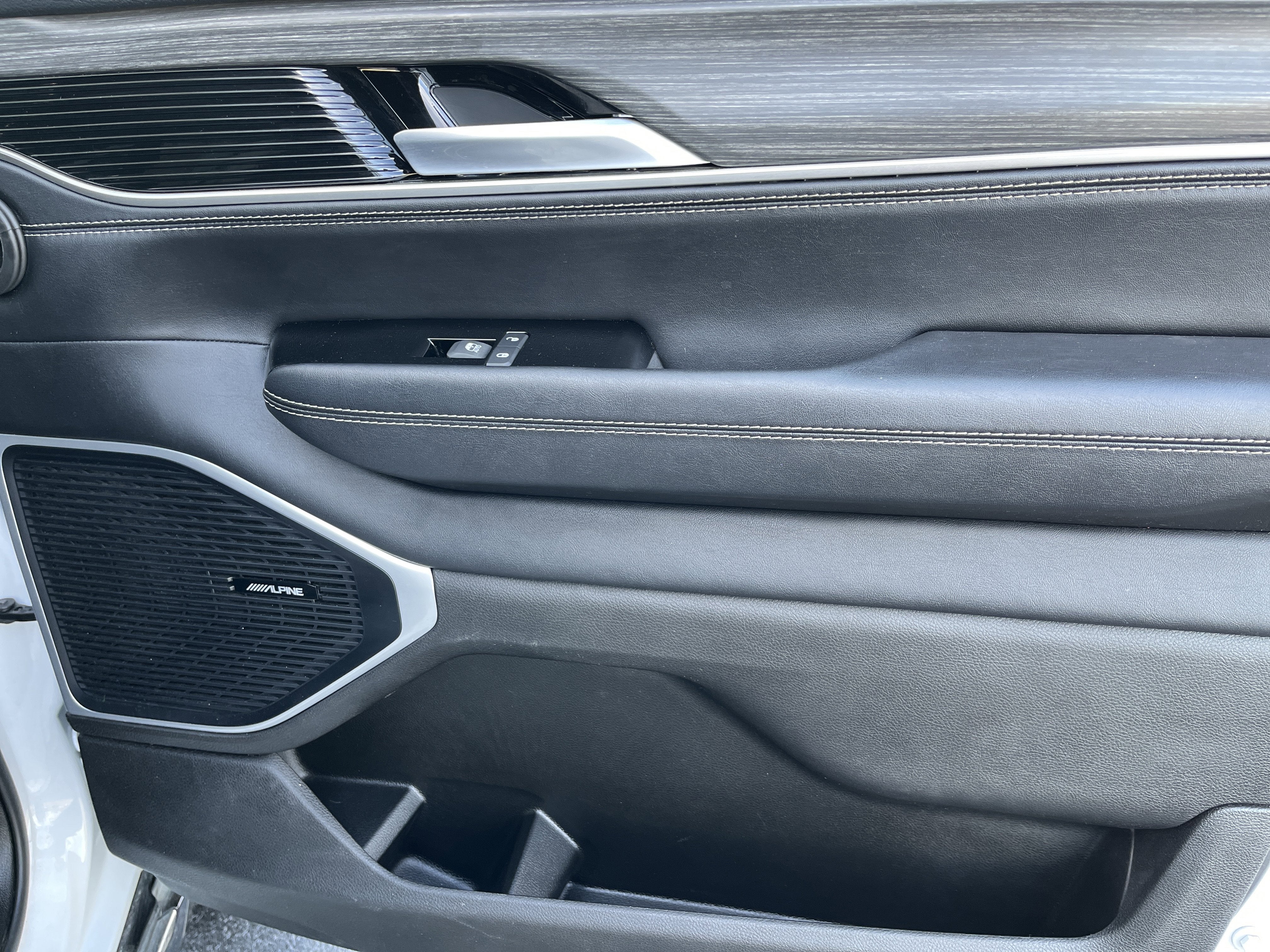 2024 Jeep Wagoneer L Series III