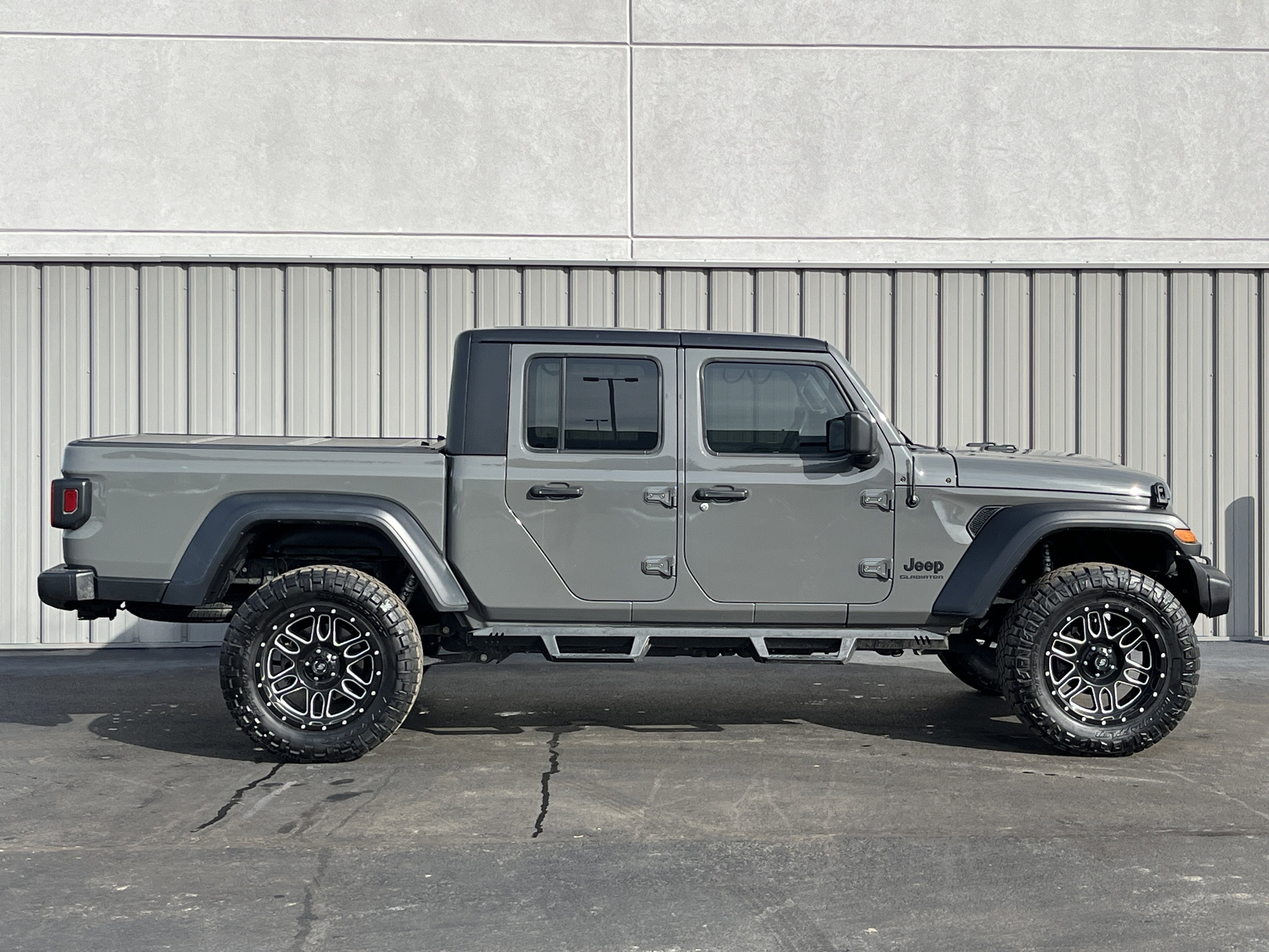2020 Jeep Gladiator Sport S photo 3