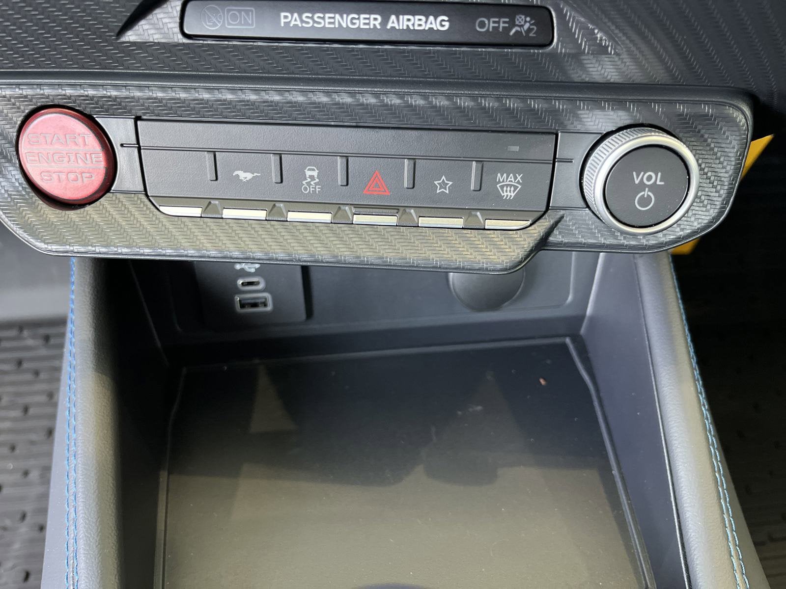 2025 Ford Mustang Dark Horse