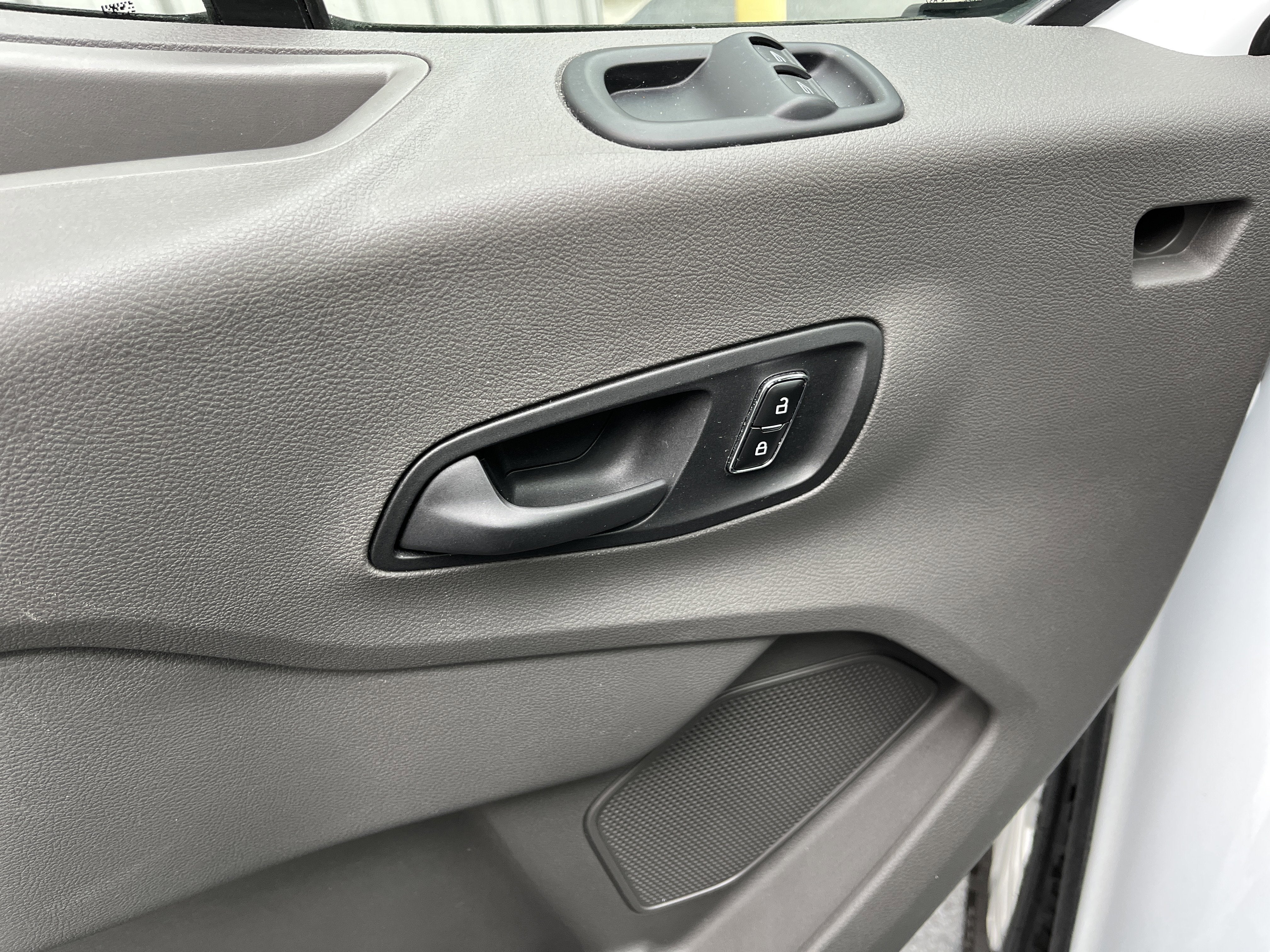 2023 Ford Transit Passenger Wagon XLT