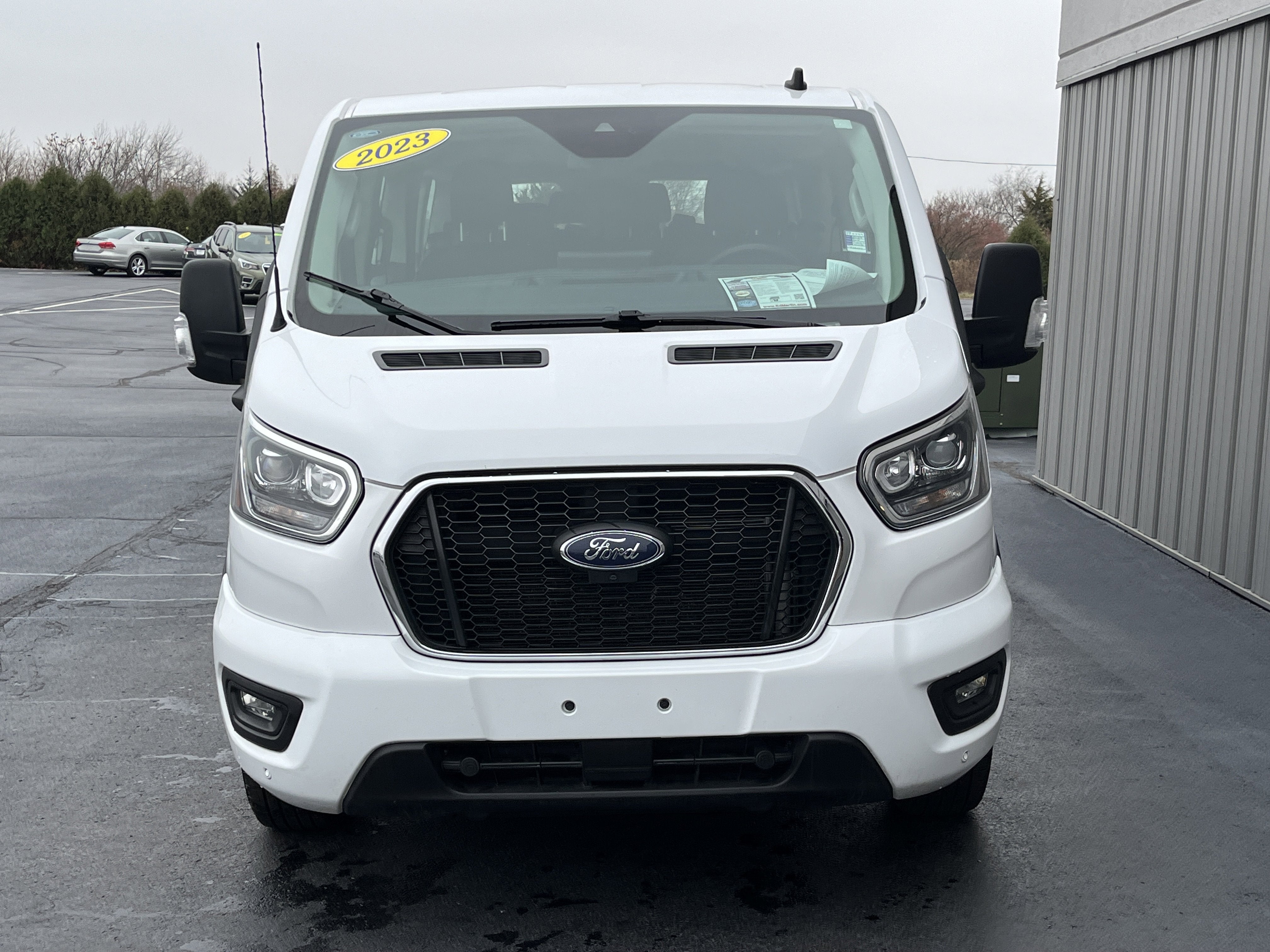 2023 Ford Transit Passenger Wagon XLT