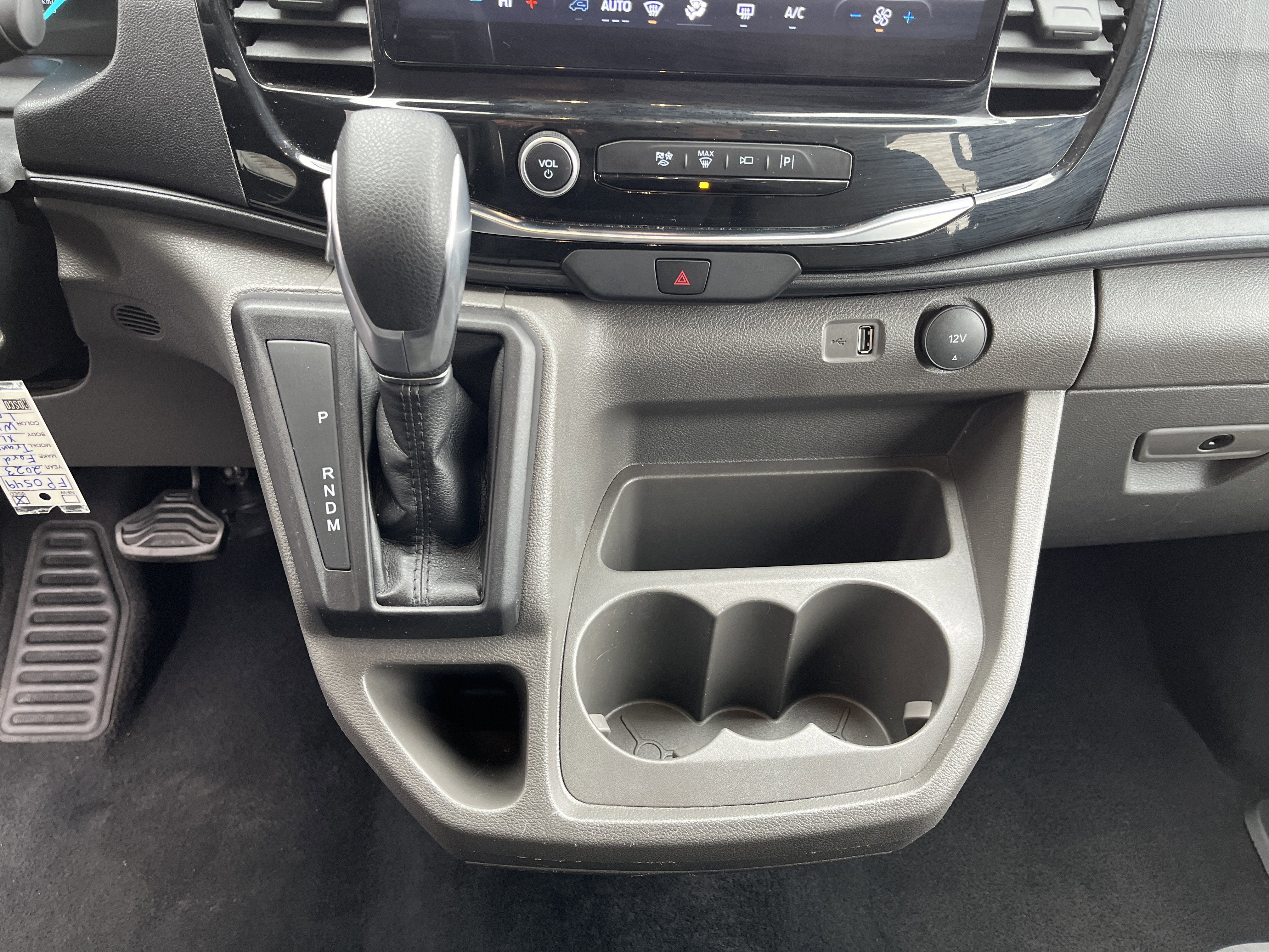 2023 Ford Transit Passenger Wagon XLT