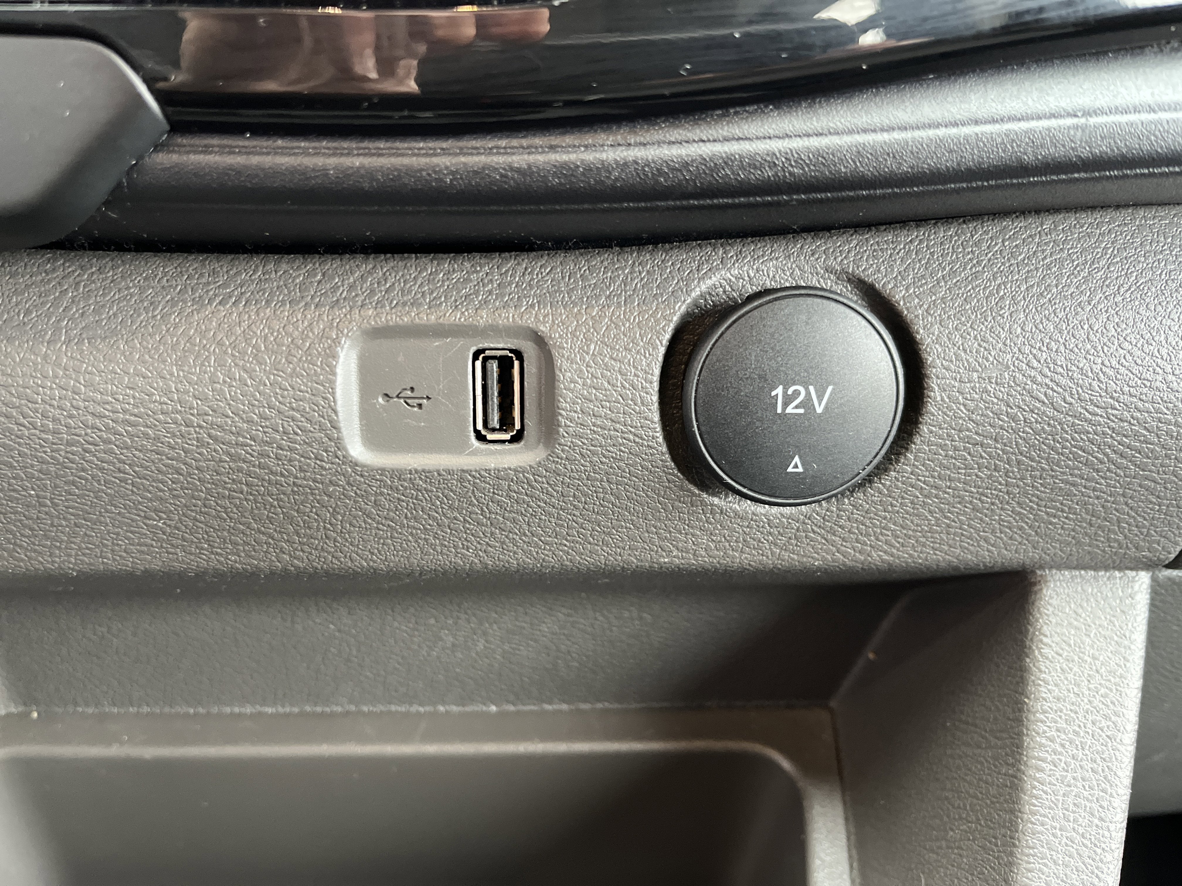 2023 Ford Transit Passenger Wagon XLT