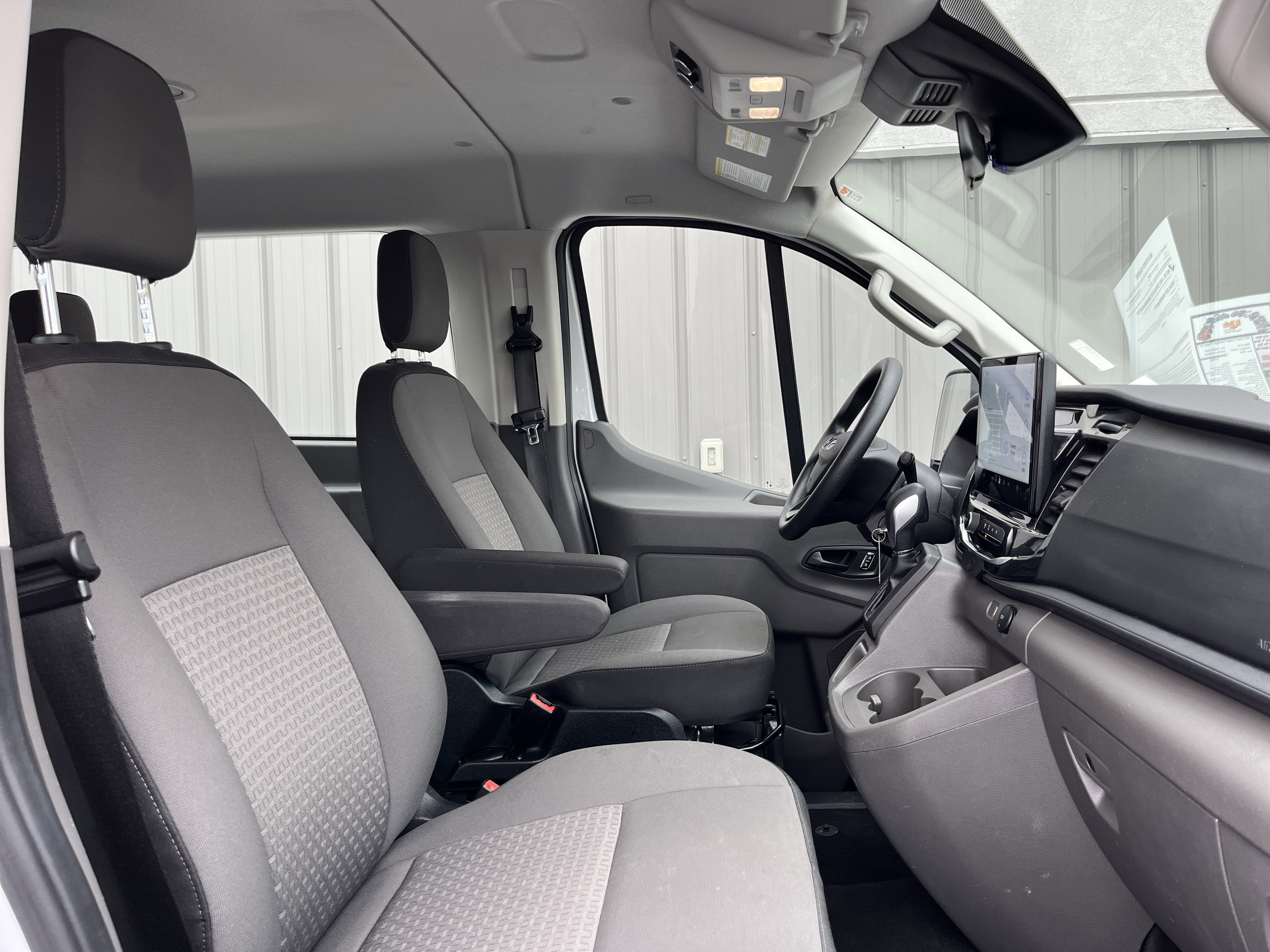 2023 Ford Transit Passenger Wagon XLT