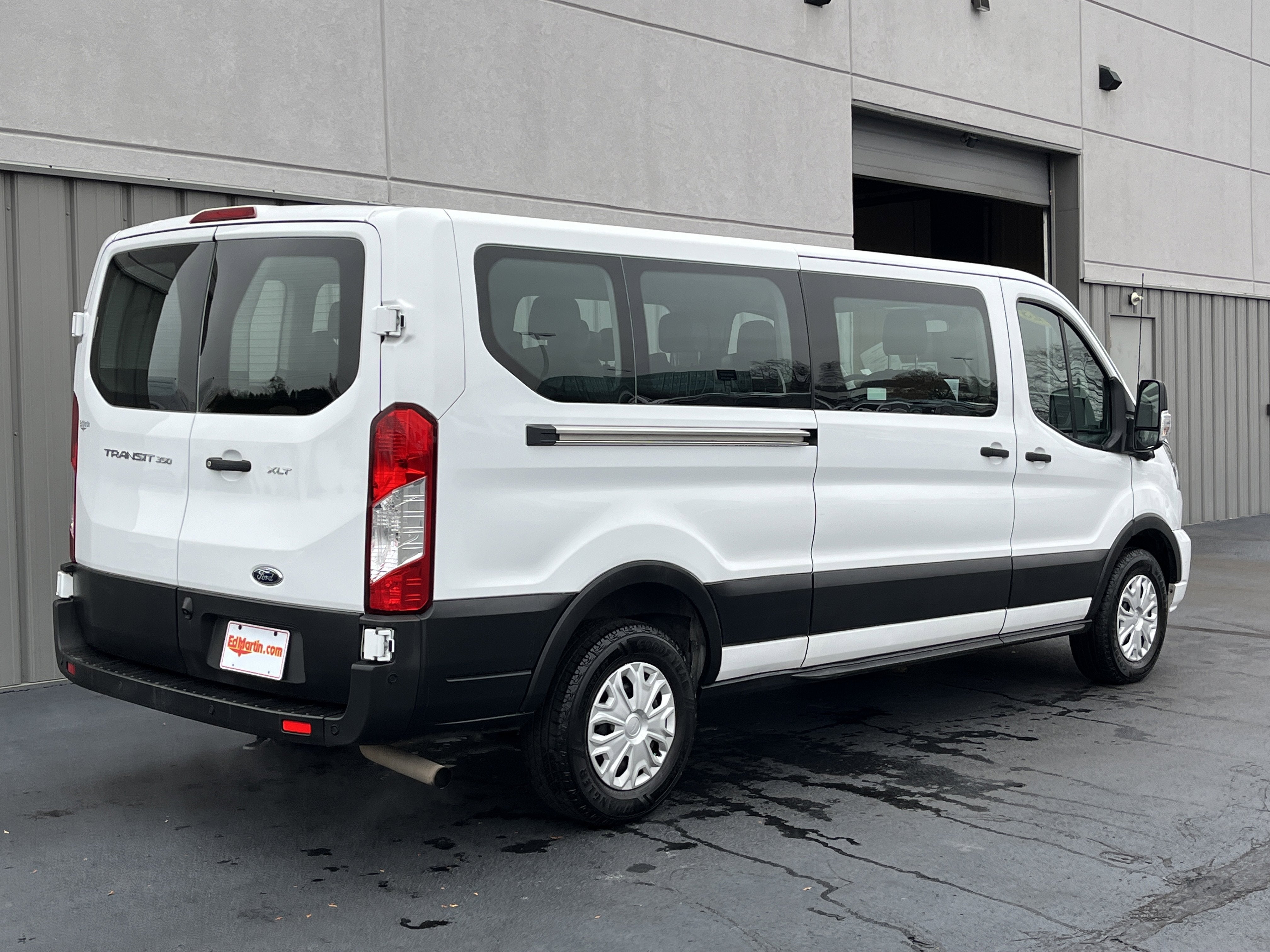 2023 Ford Transit Passenger Wagon XLT