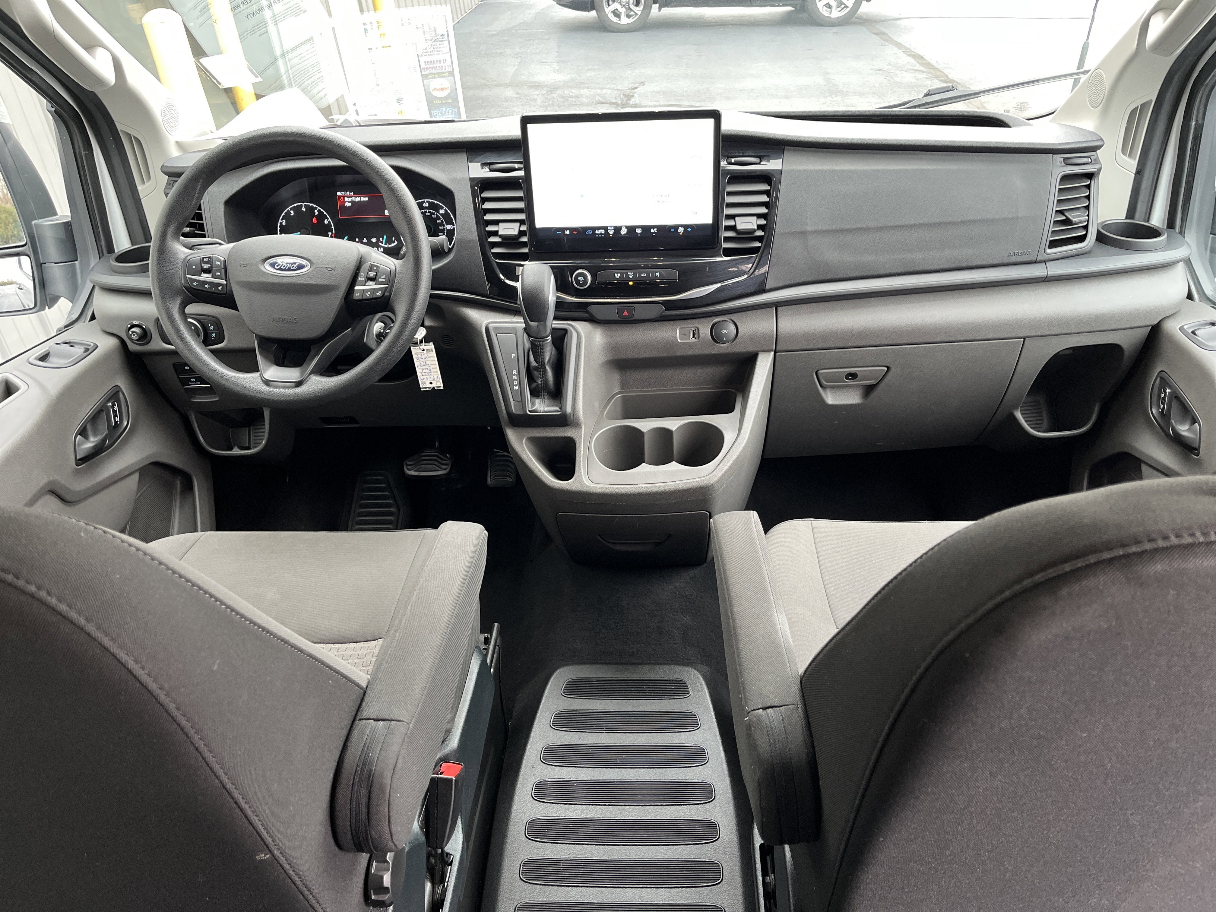 2023 Ford Transit Passenger Wagon XLT