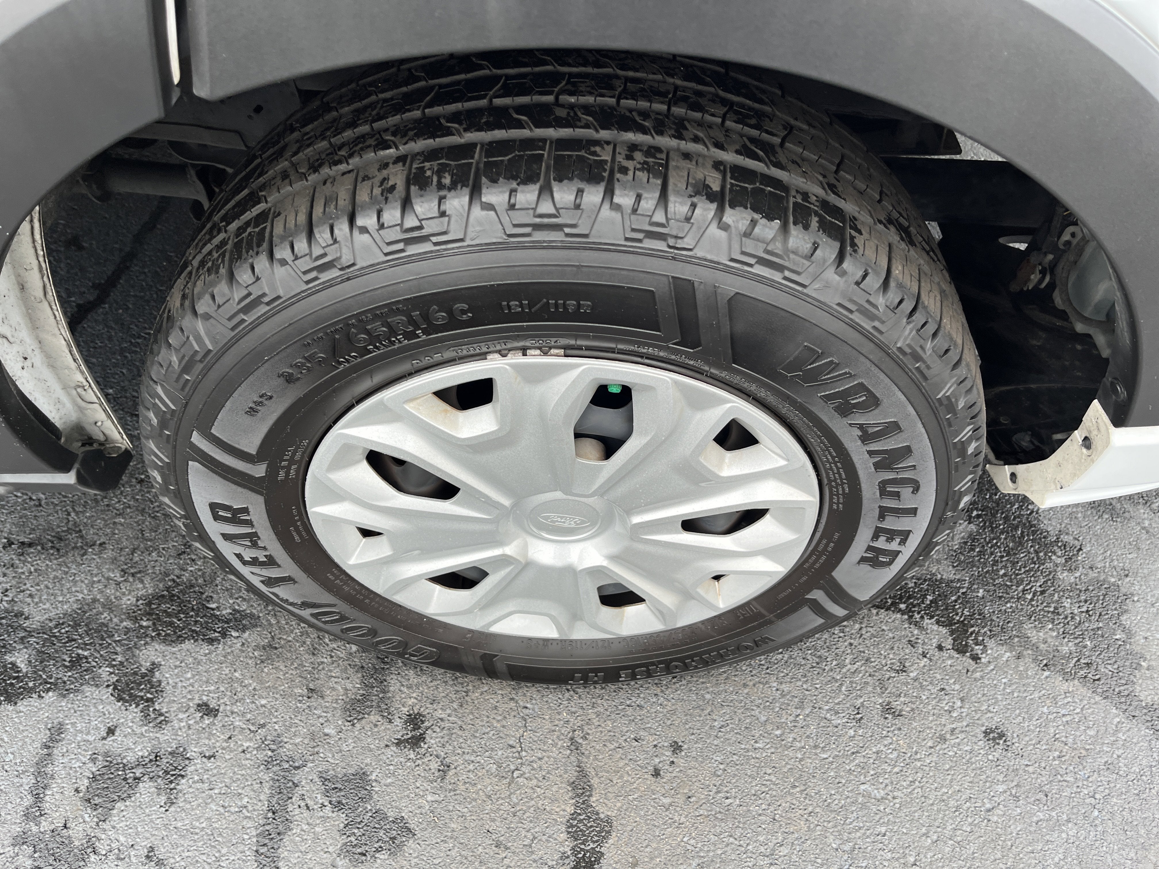 2023 Ford Transit Passenger Wagon XLT