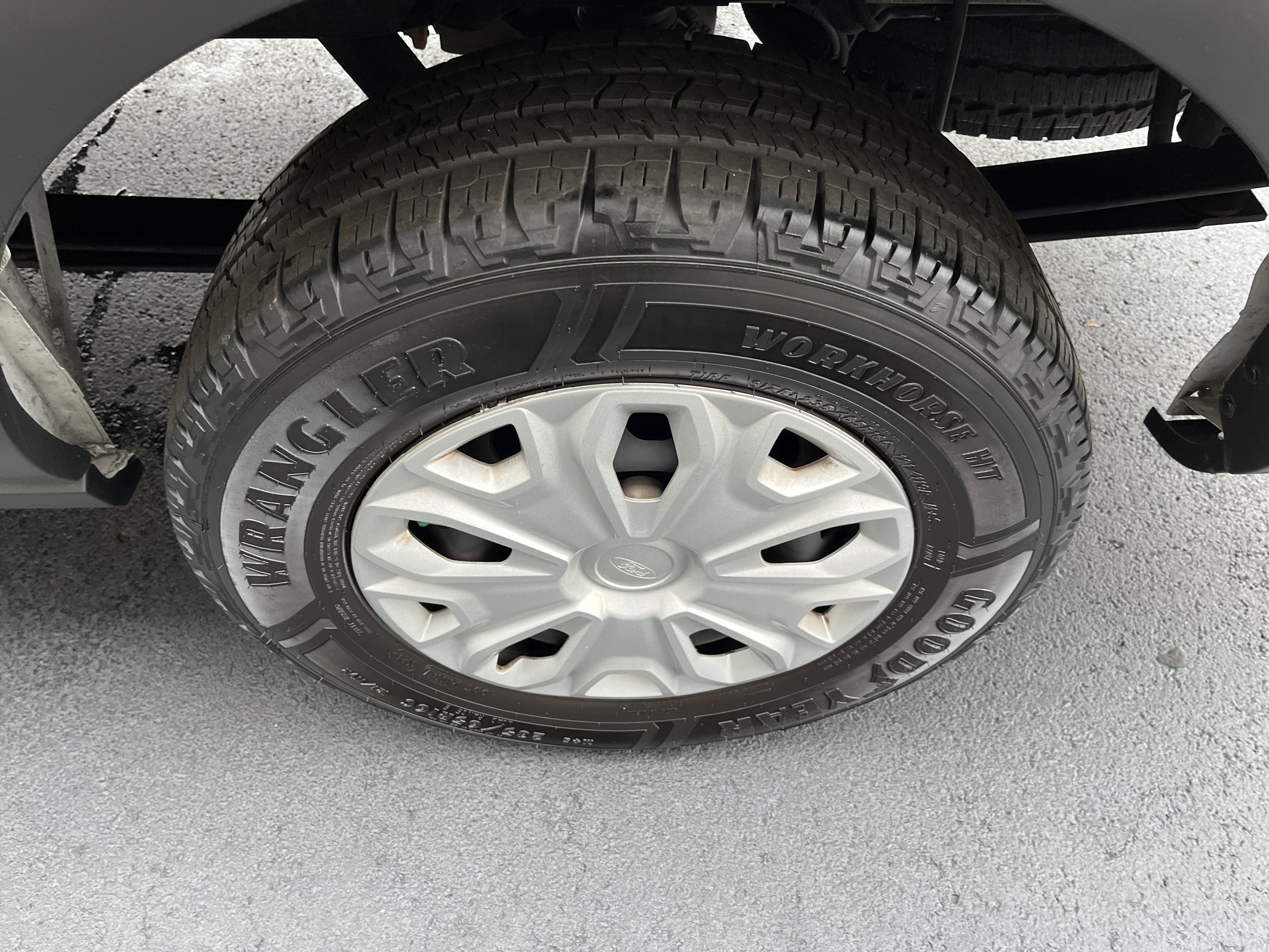 2023 Ford Transit Passenger Wagon XLT