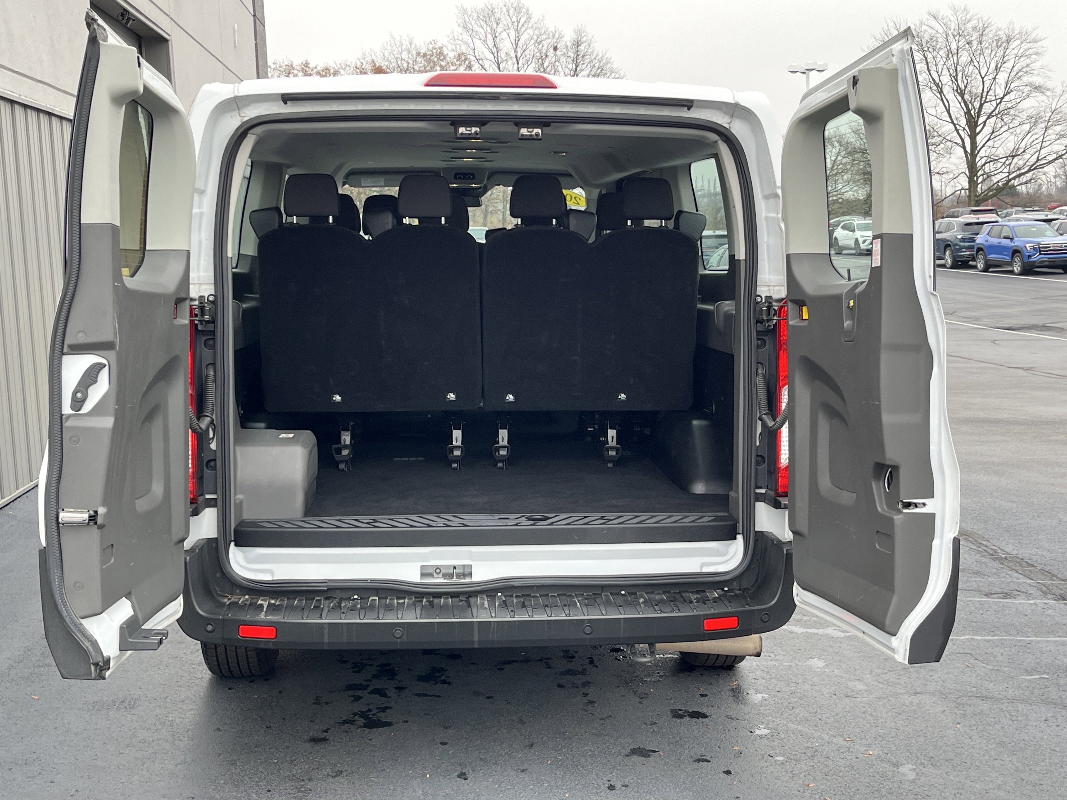 2023 Ford Transit Passenger Wagon XLT