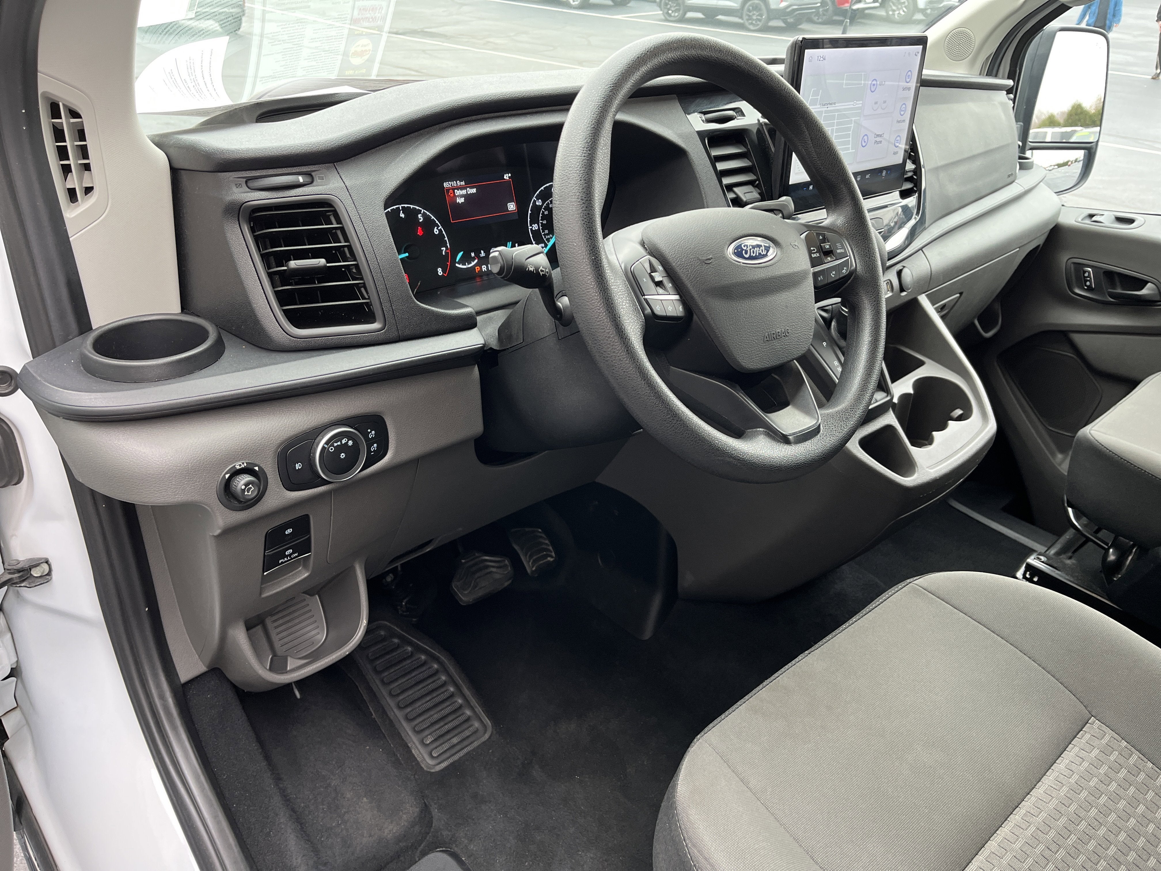 2023 Ford Transit Passenger Wagon XLT