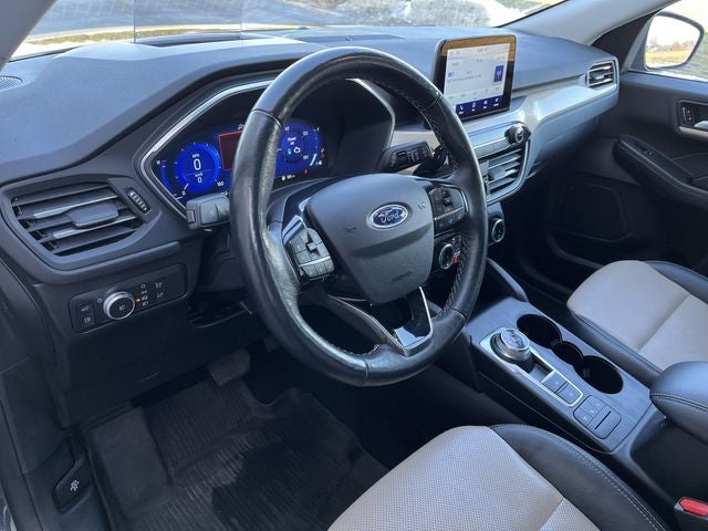 2022 Ford Escape Hybrid Titanium