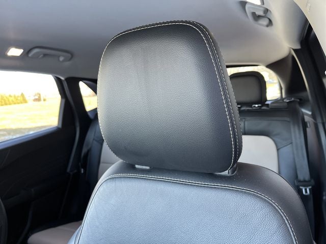 2022 Ford Escape Hybrid Titanium