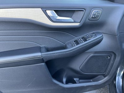 2022 Ford Escape Hybrid Titanium