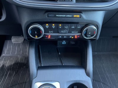 2022 Ford Escape Hybrid Titanium