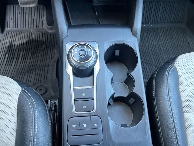 2022 Ford Escape Hybrid Titanium