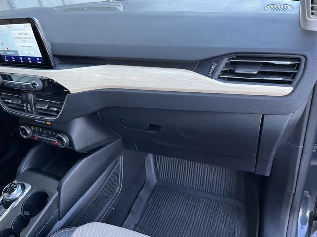 2022 Ford Escape Hybrid Titanium