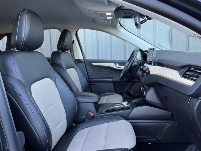 2022 Ford Escape Hybrid Titanium