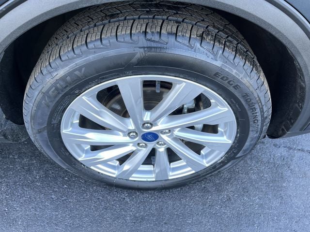 2022 Ford Escape Hybrid Titanium