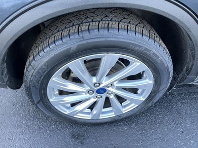 2022 Ford Escape Hybrid Titanium