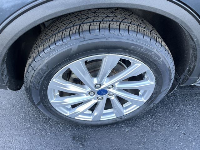 2022 Ford Escape Hybrid Titanium