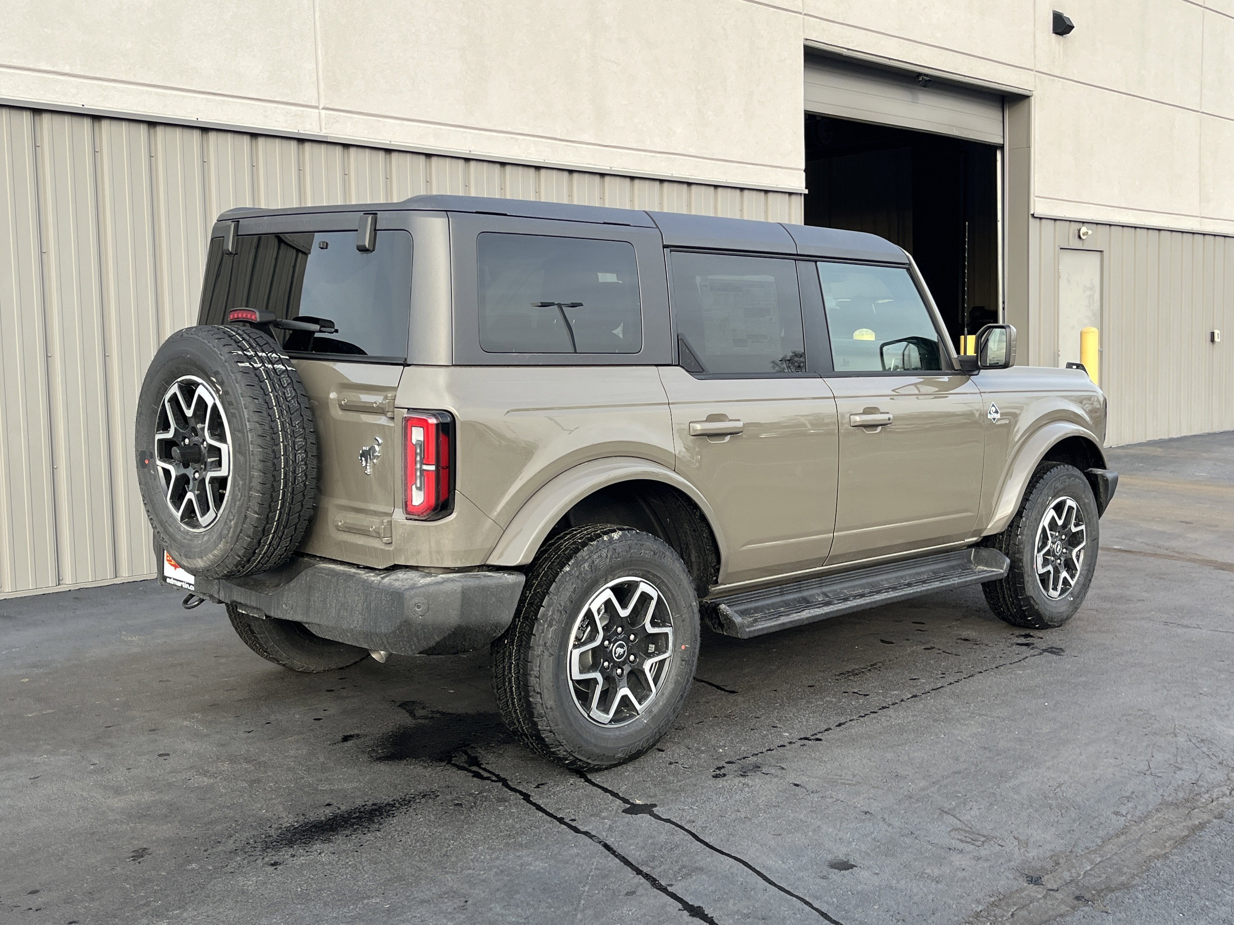 2025 Ford Bronco Outer Banks