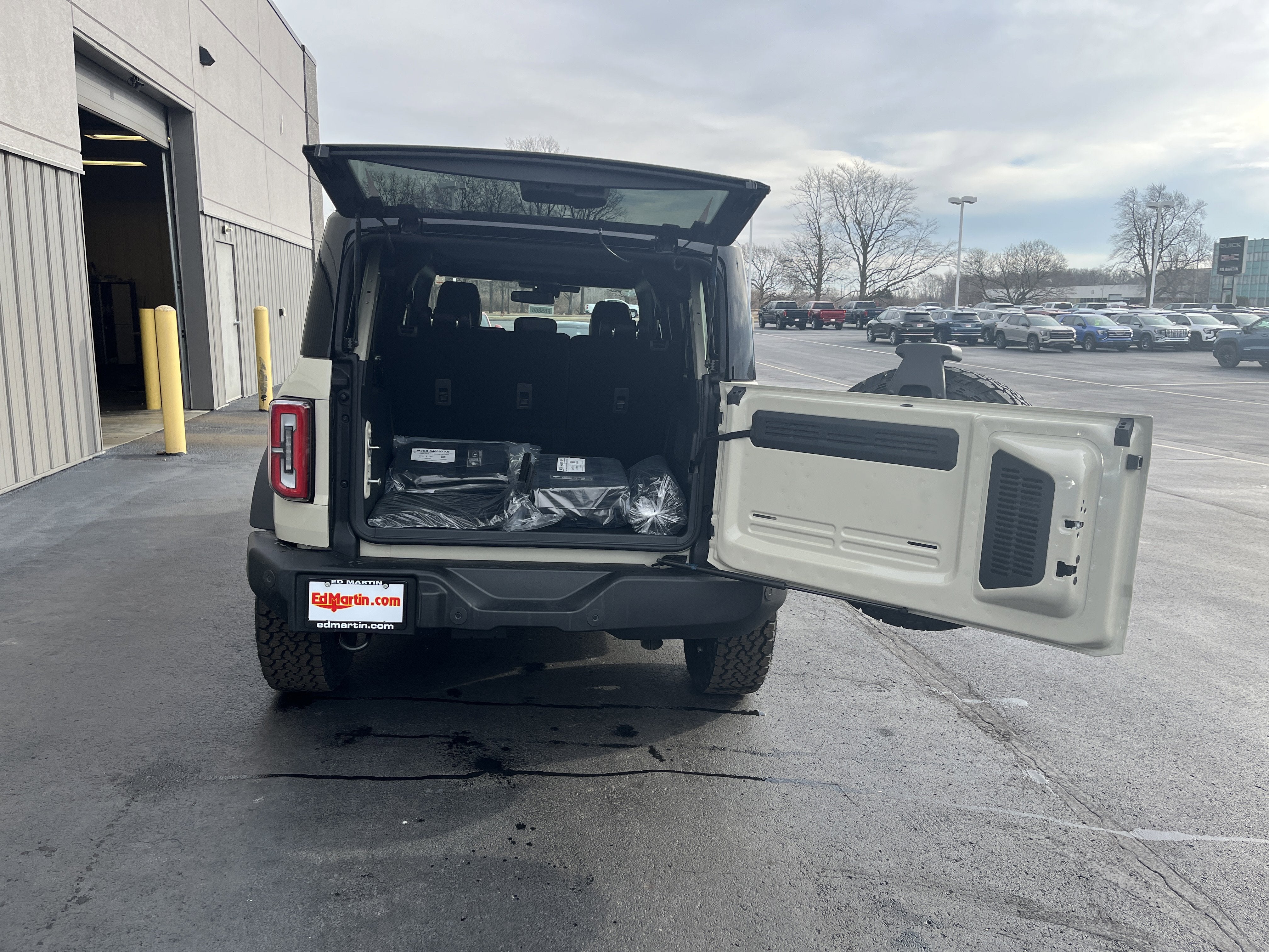 2025 Ford Bronco Outer Banks