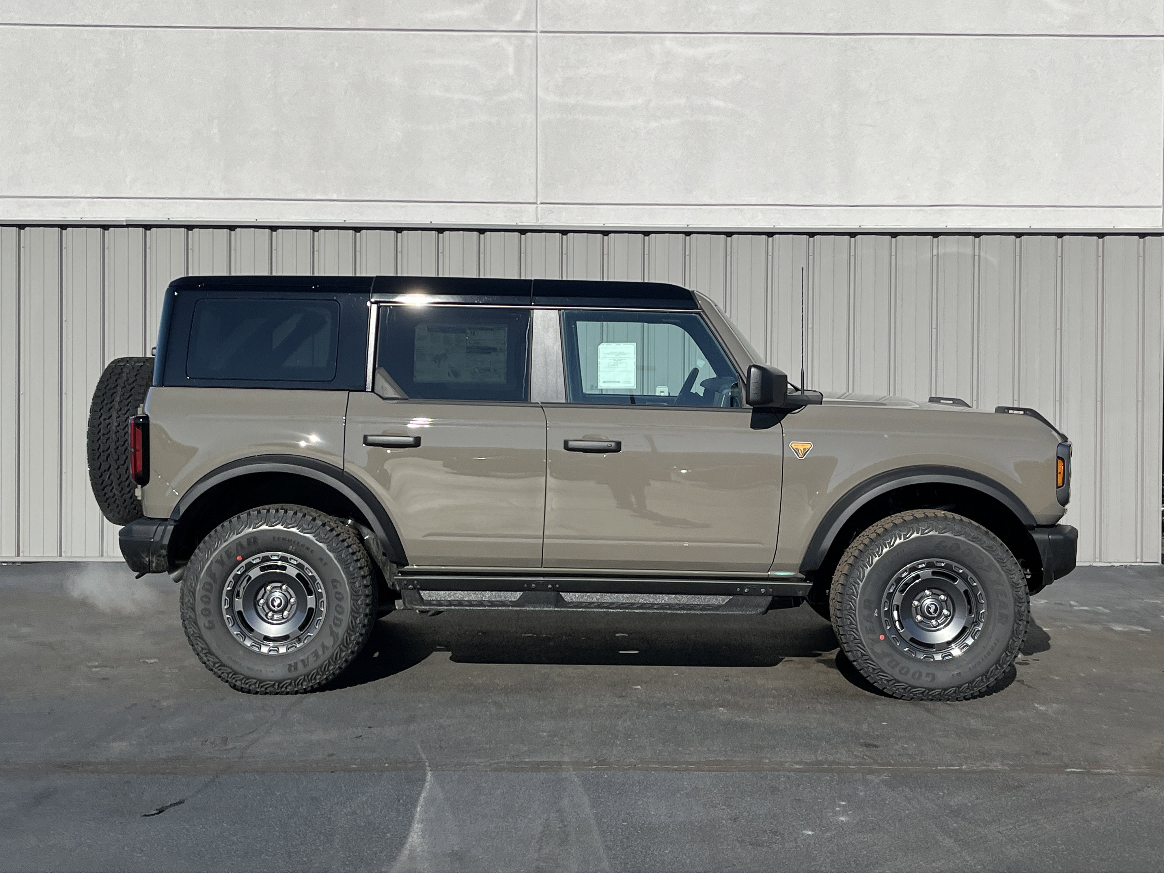 2025 Ford Bronco Badlands