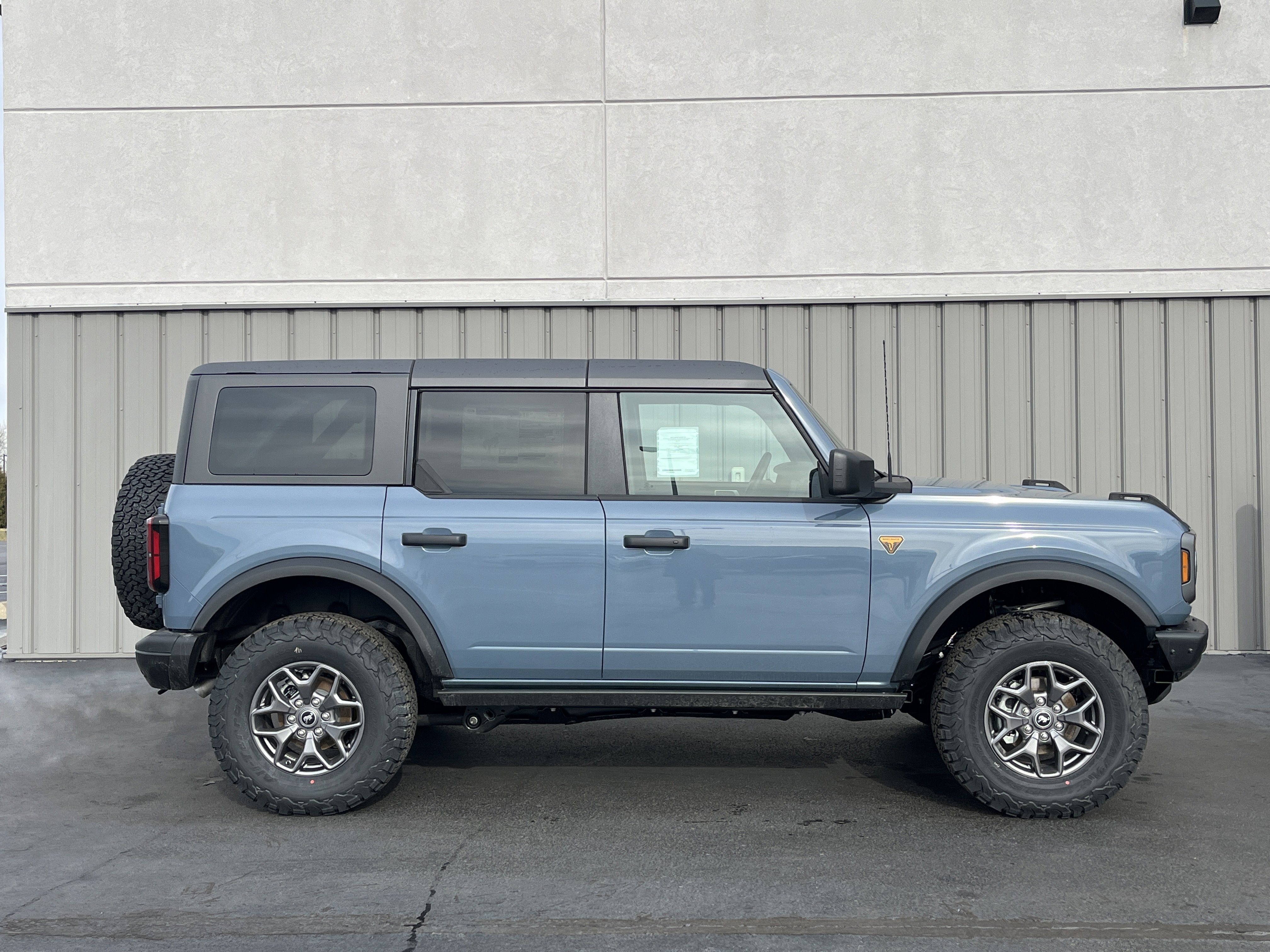 2025 Ford Bronco Badlands