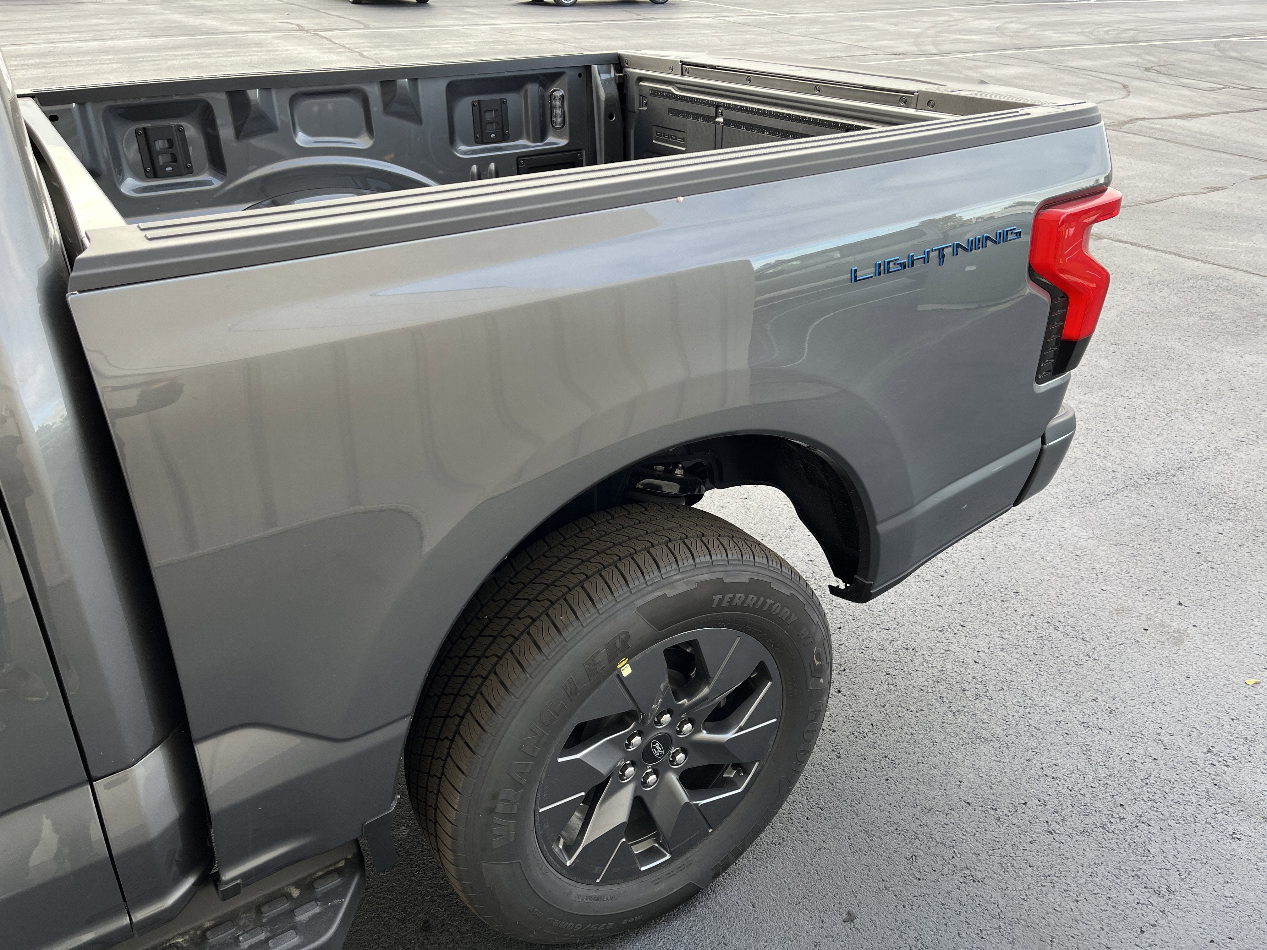 2025 Ford F-150 Lightning Flash