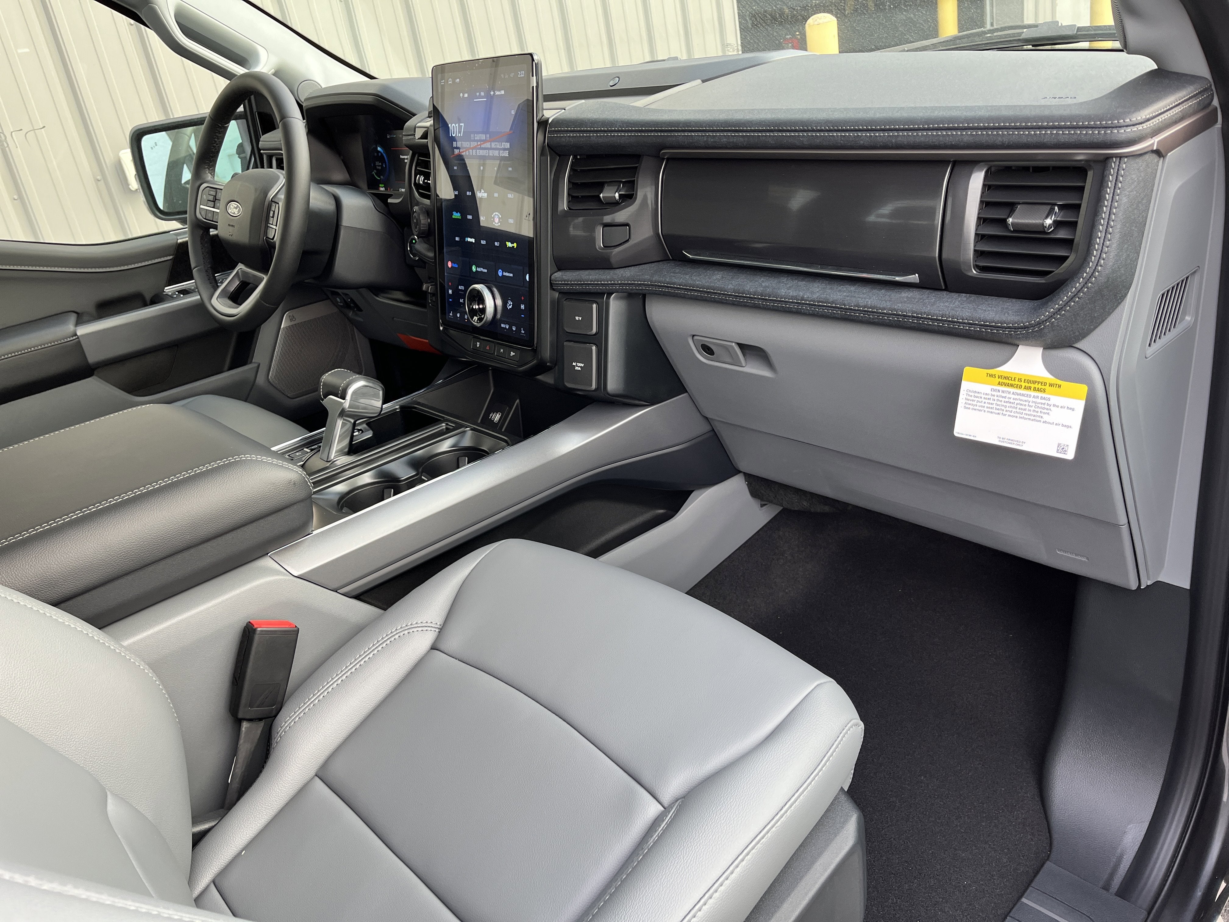 2025 Ford F-150 Lightning Flash