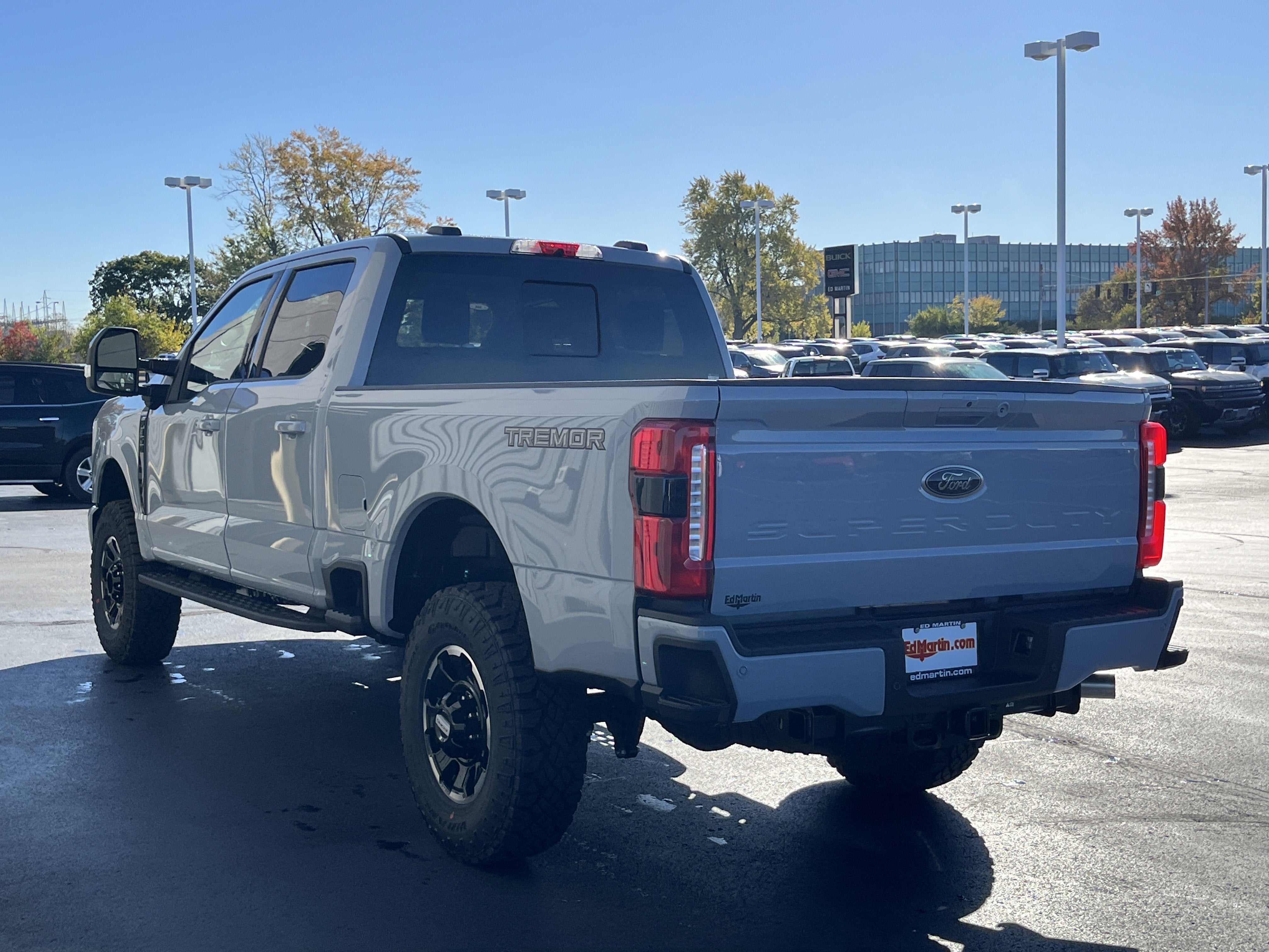2026 Ford Super Duty F-350 SRW LARIAT