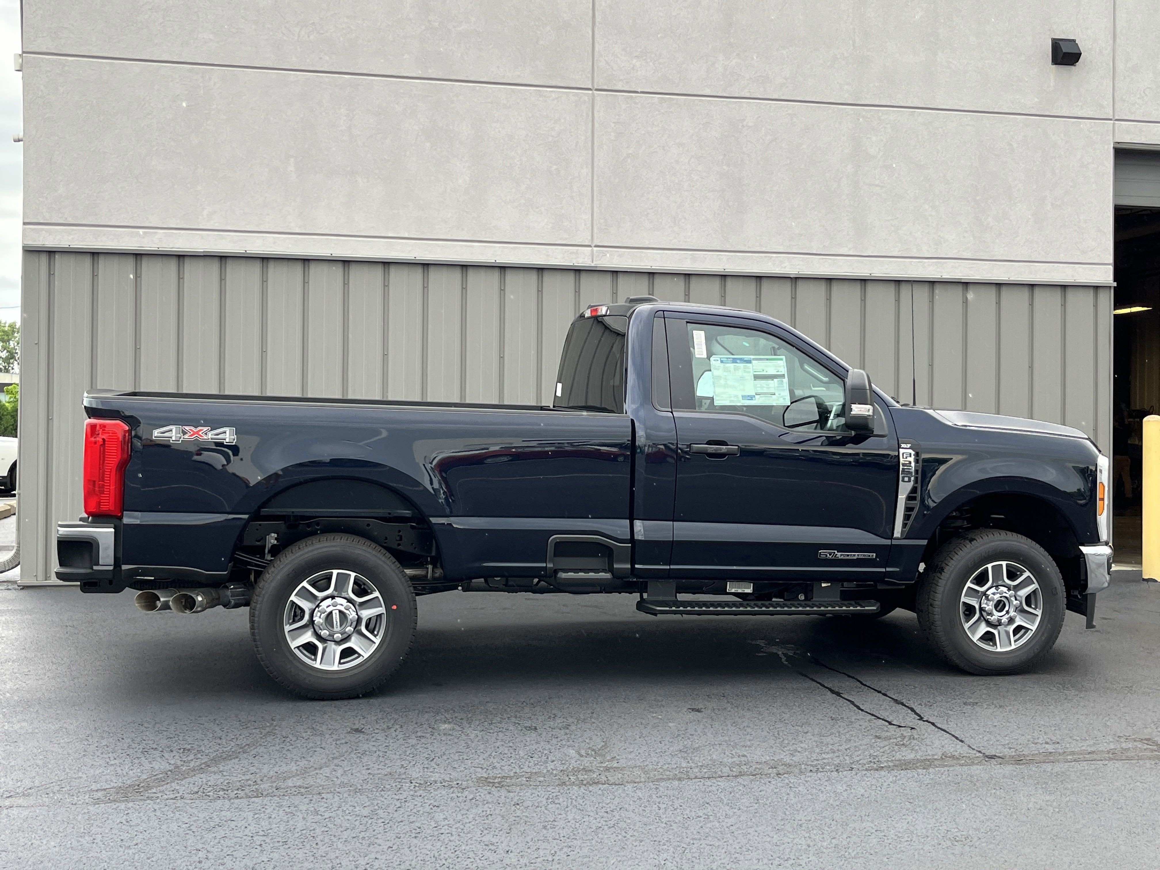 2025 Ford Super Duty F-250 SRW XLT
