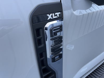 2026 Ford Super Duty F-350 SRW XLT