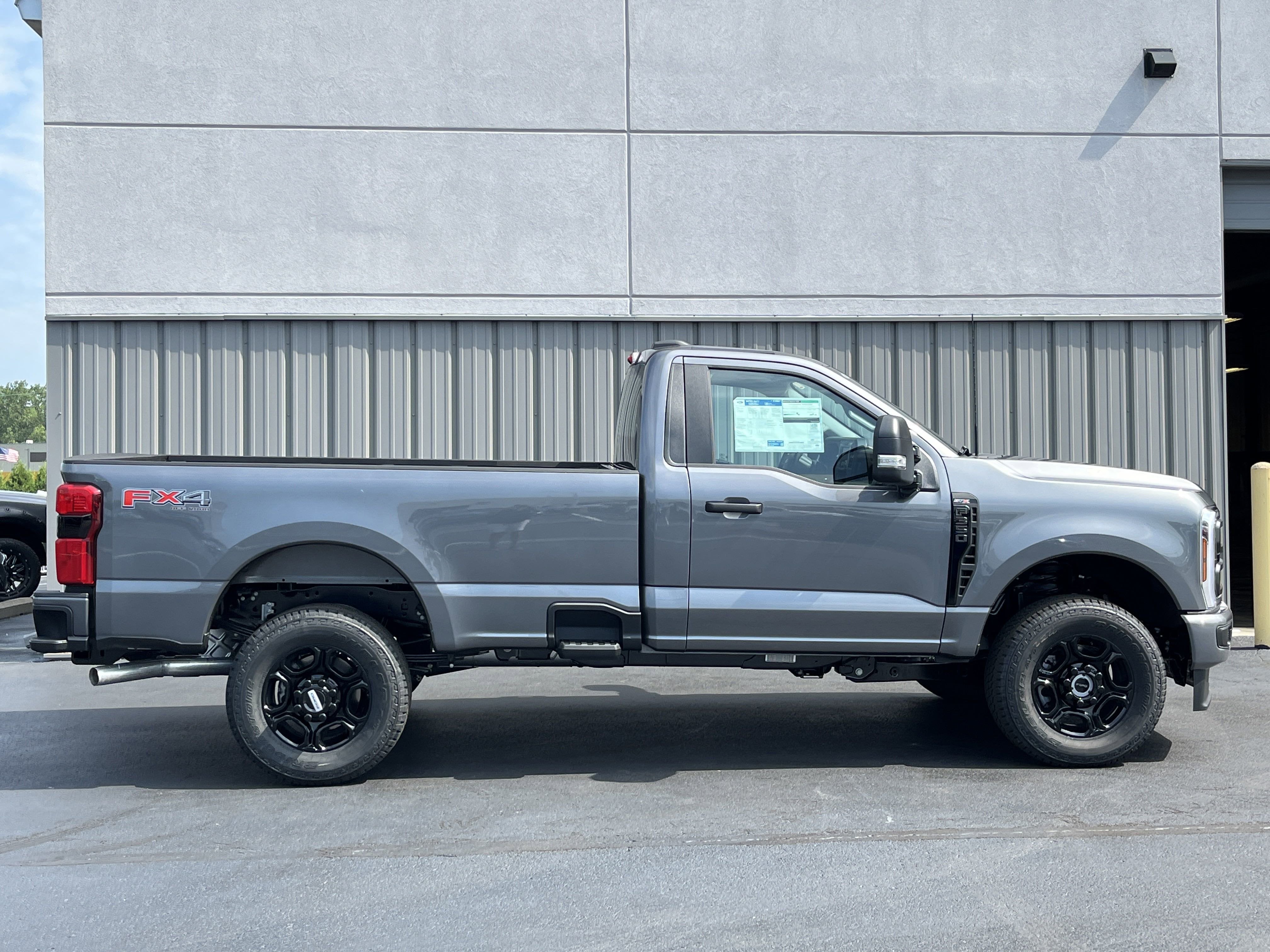 2025 Ford Super Duty F-350 SRW XL