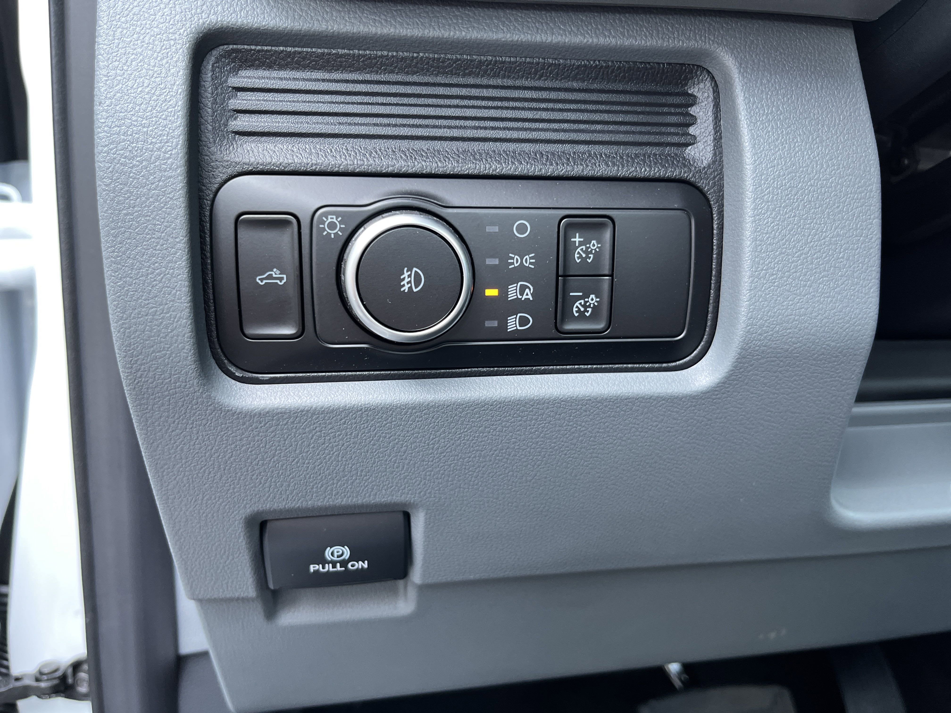 2025 Ford Super Duty F-350 SRW XL