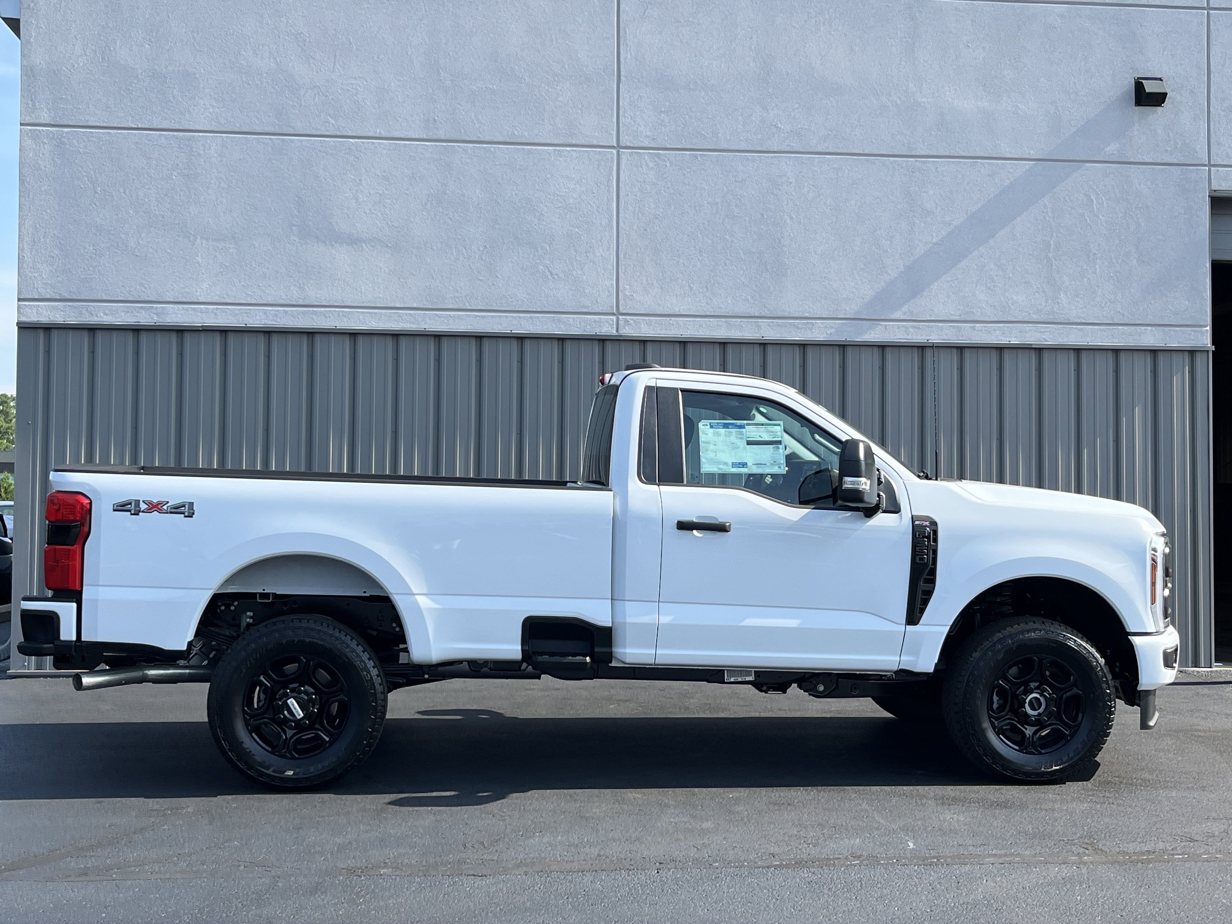 2025 Ford Super Duty F-350 SRW XL
