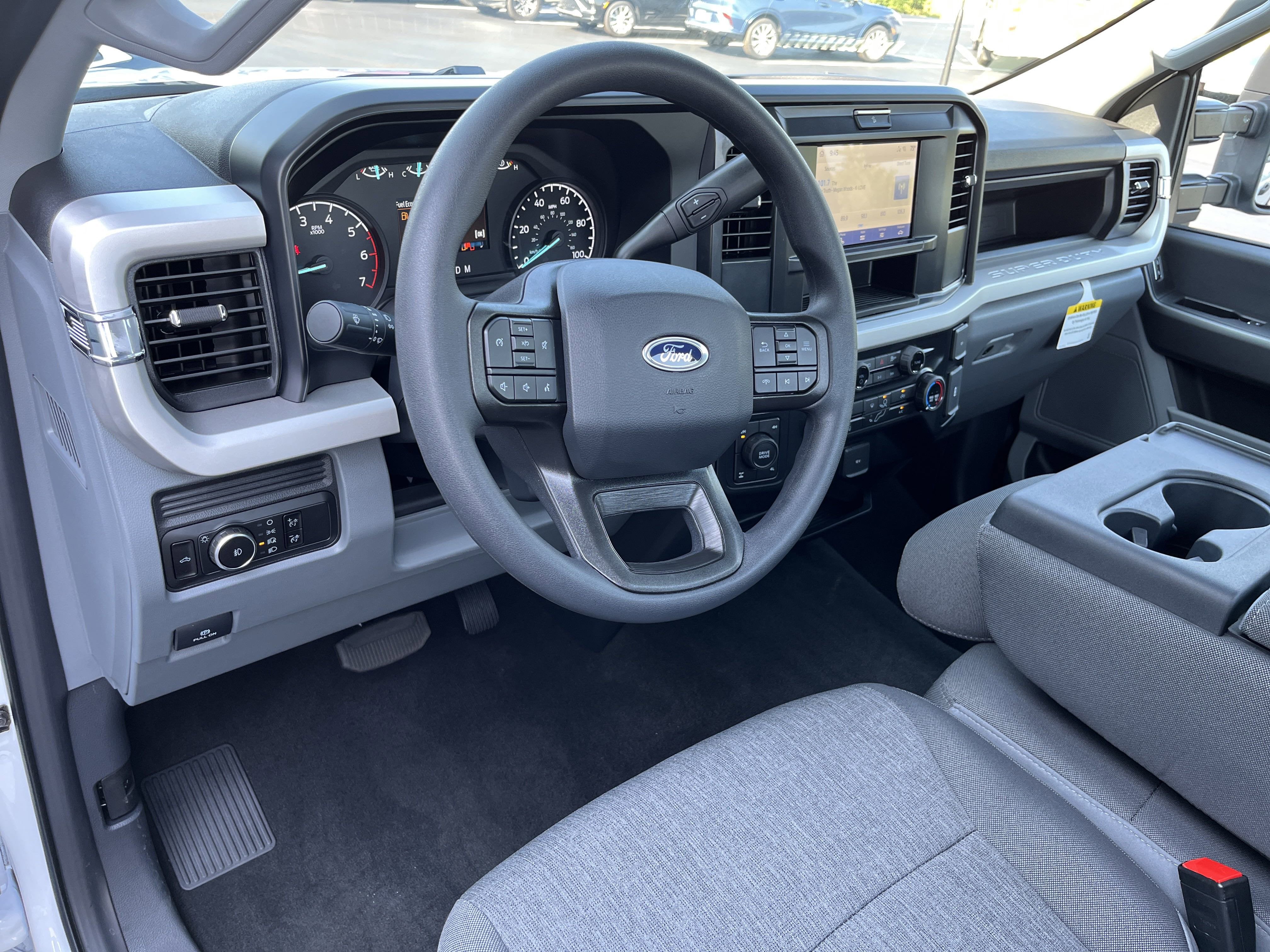 2025 Ford Super Duty F-350 SRW XL