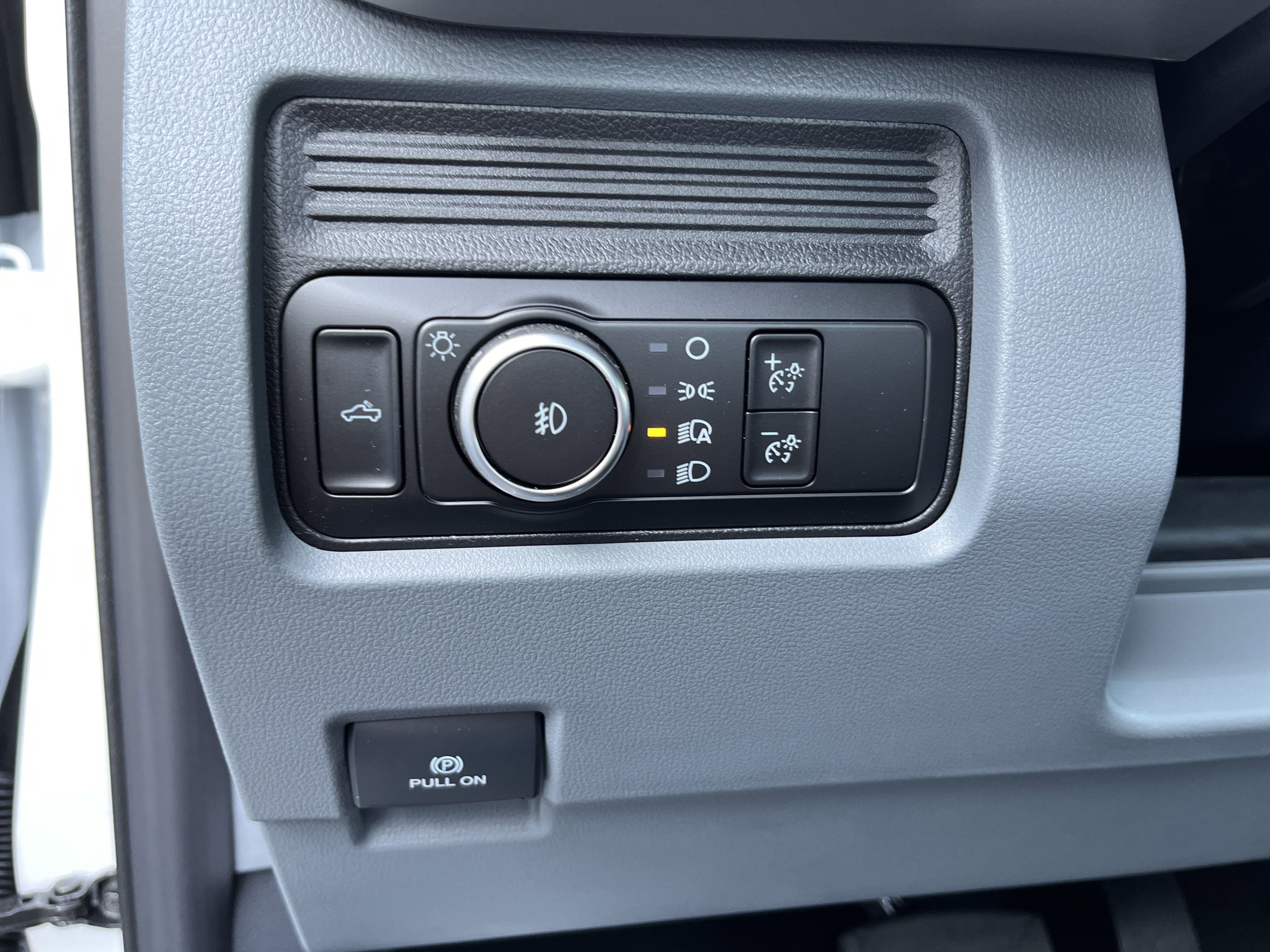 2025 Ford Super Duty F-350 SRW XL