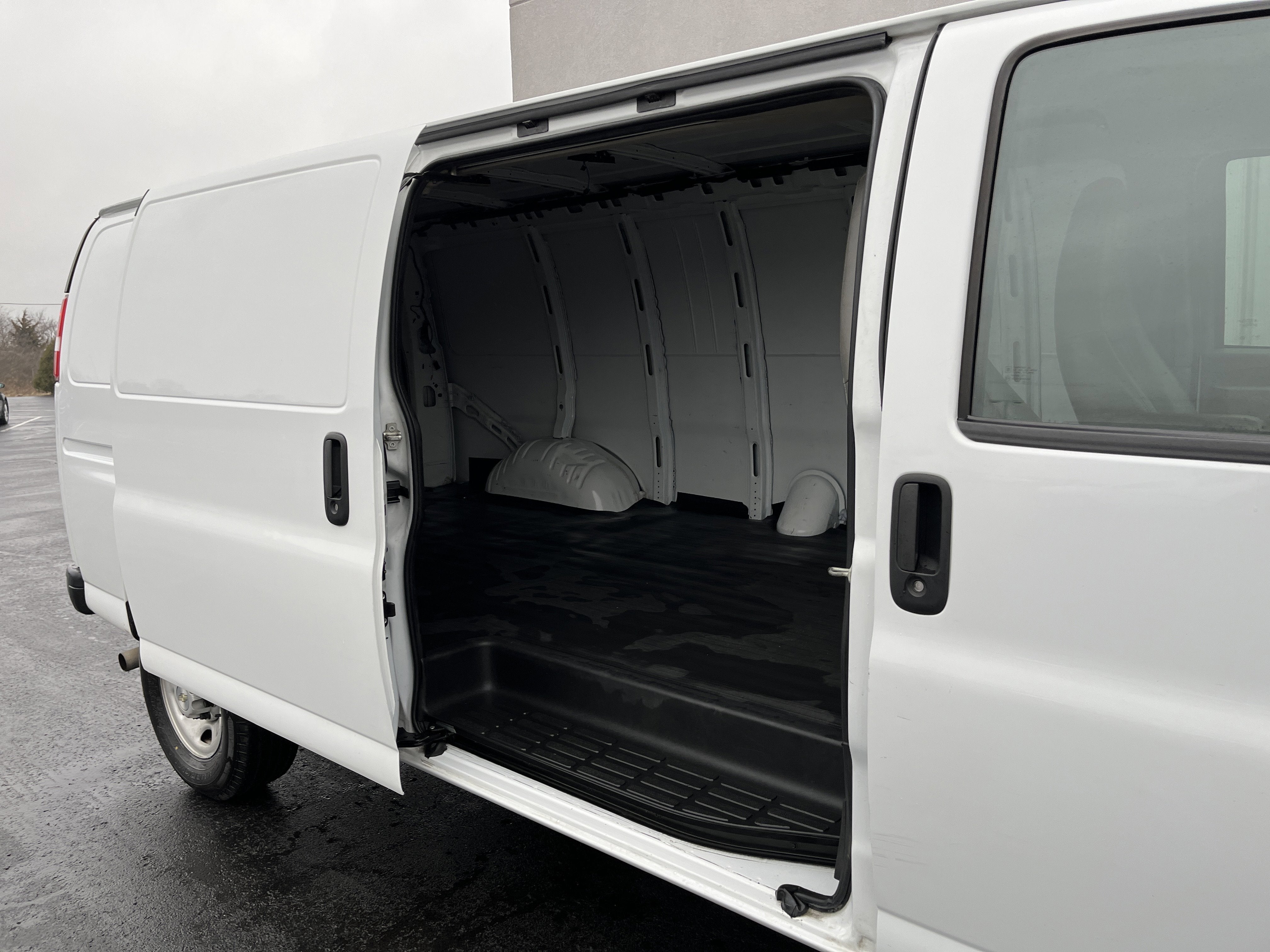 2023 Chevrolet Express Cargo Van 2500 RWD 155