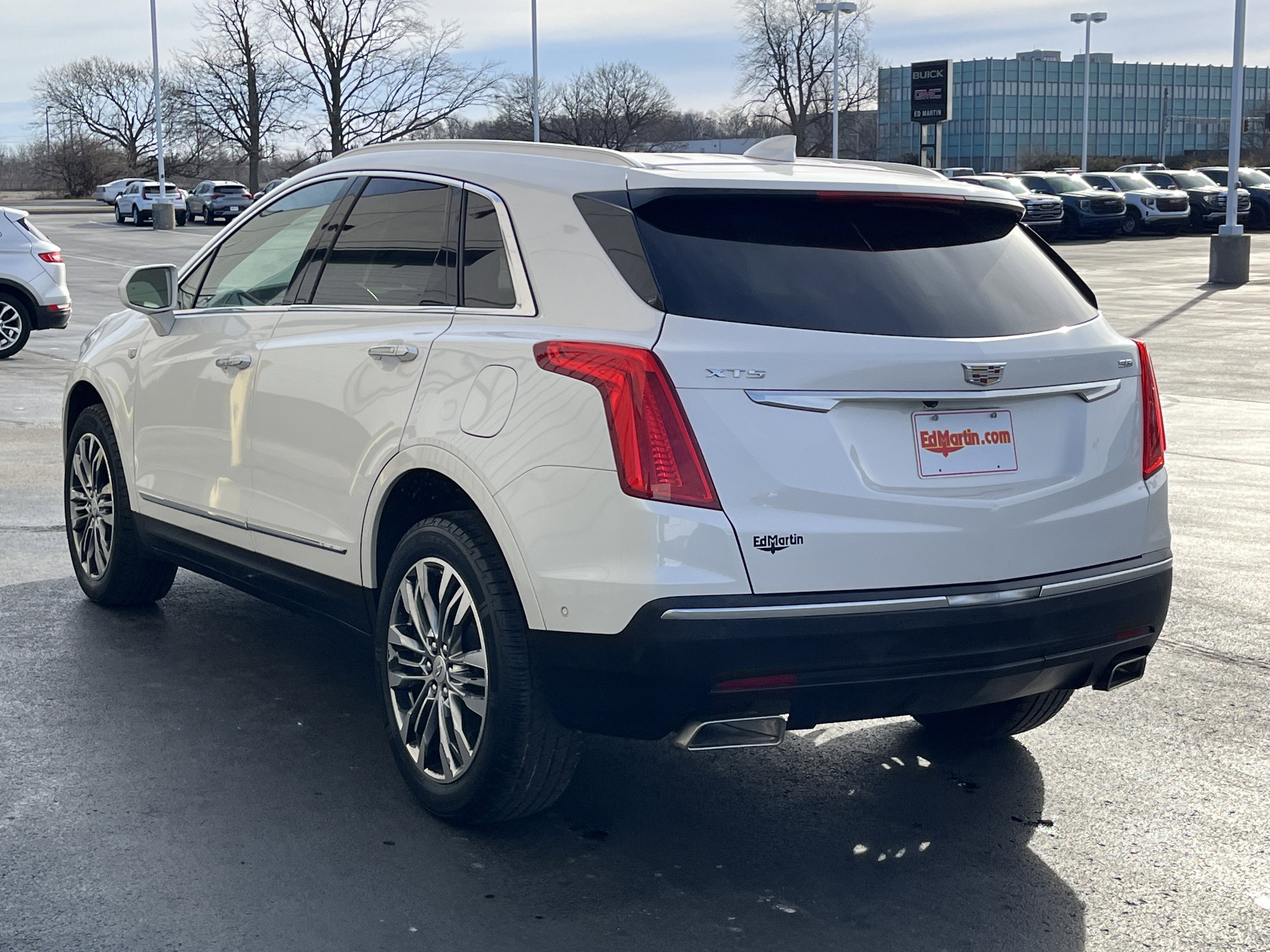 2017 Cadillac XT5 Premium Luxury FWD
