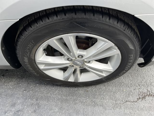 2012 Lincoln MKS Base