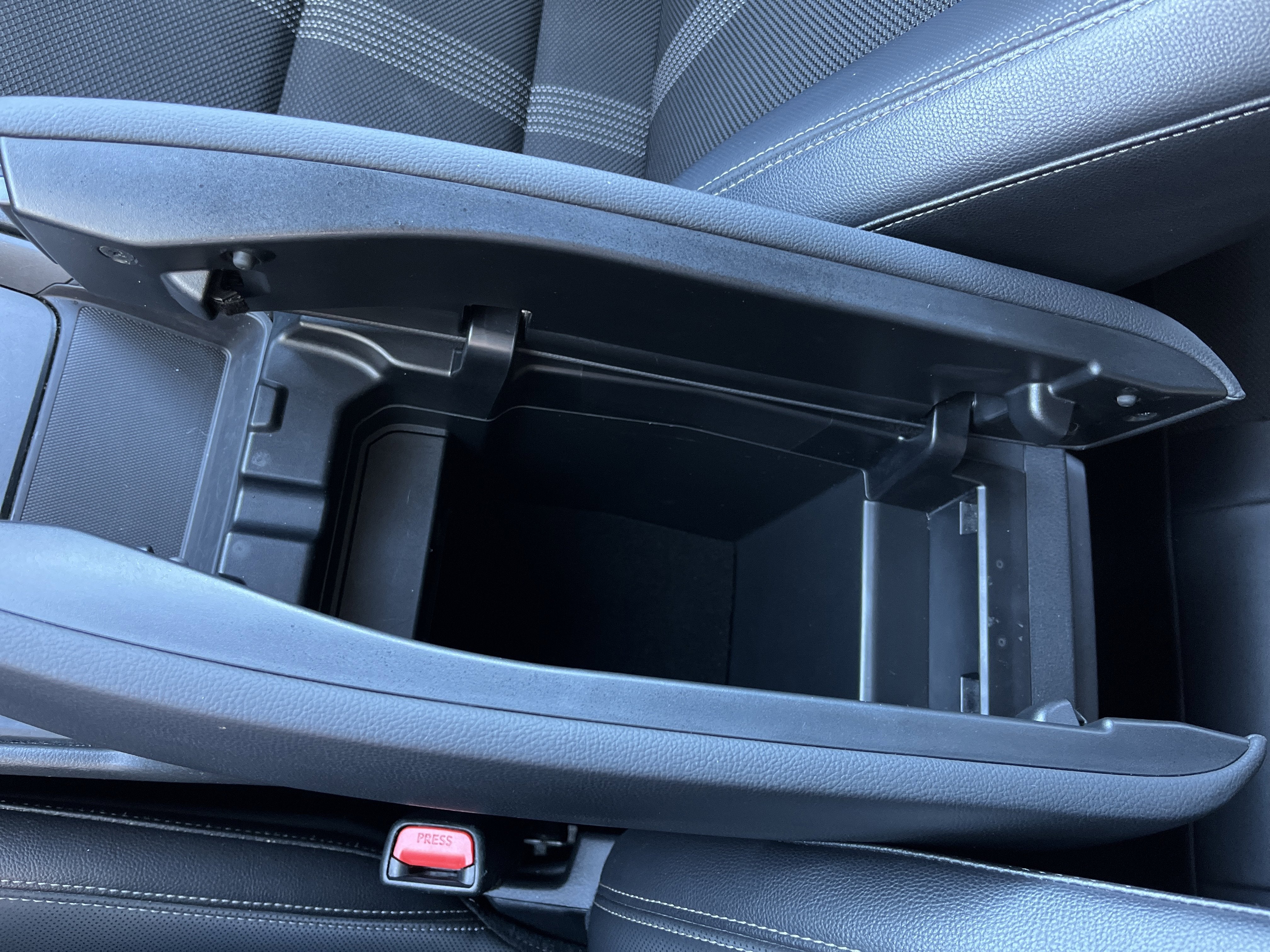 2024 Mazda Mazda CX-50 2.5 S Preferred Package