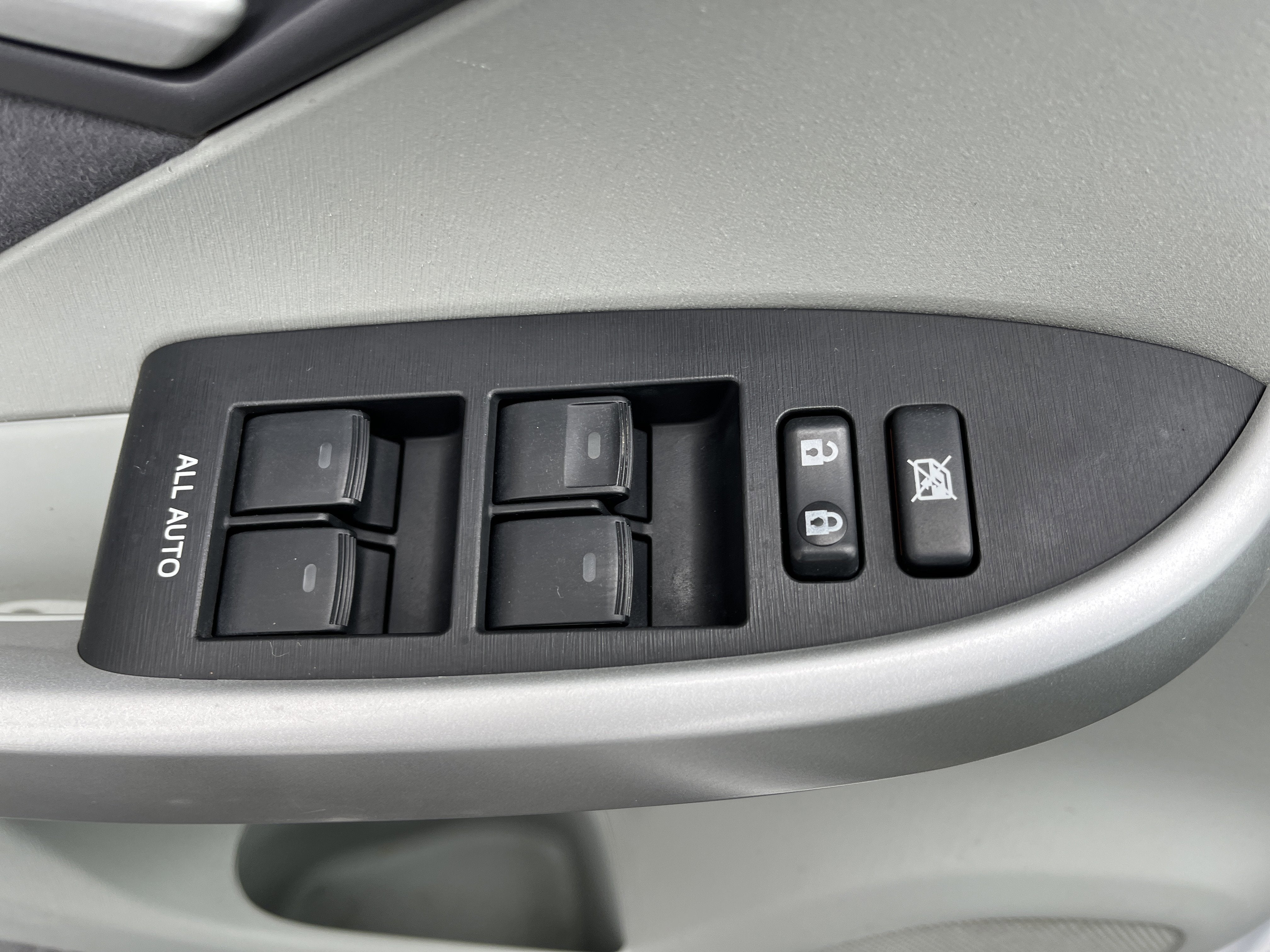 2010 Toyota Prius III