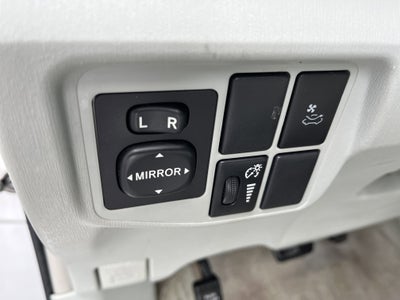 2010 Toyota Prius III