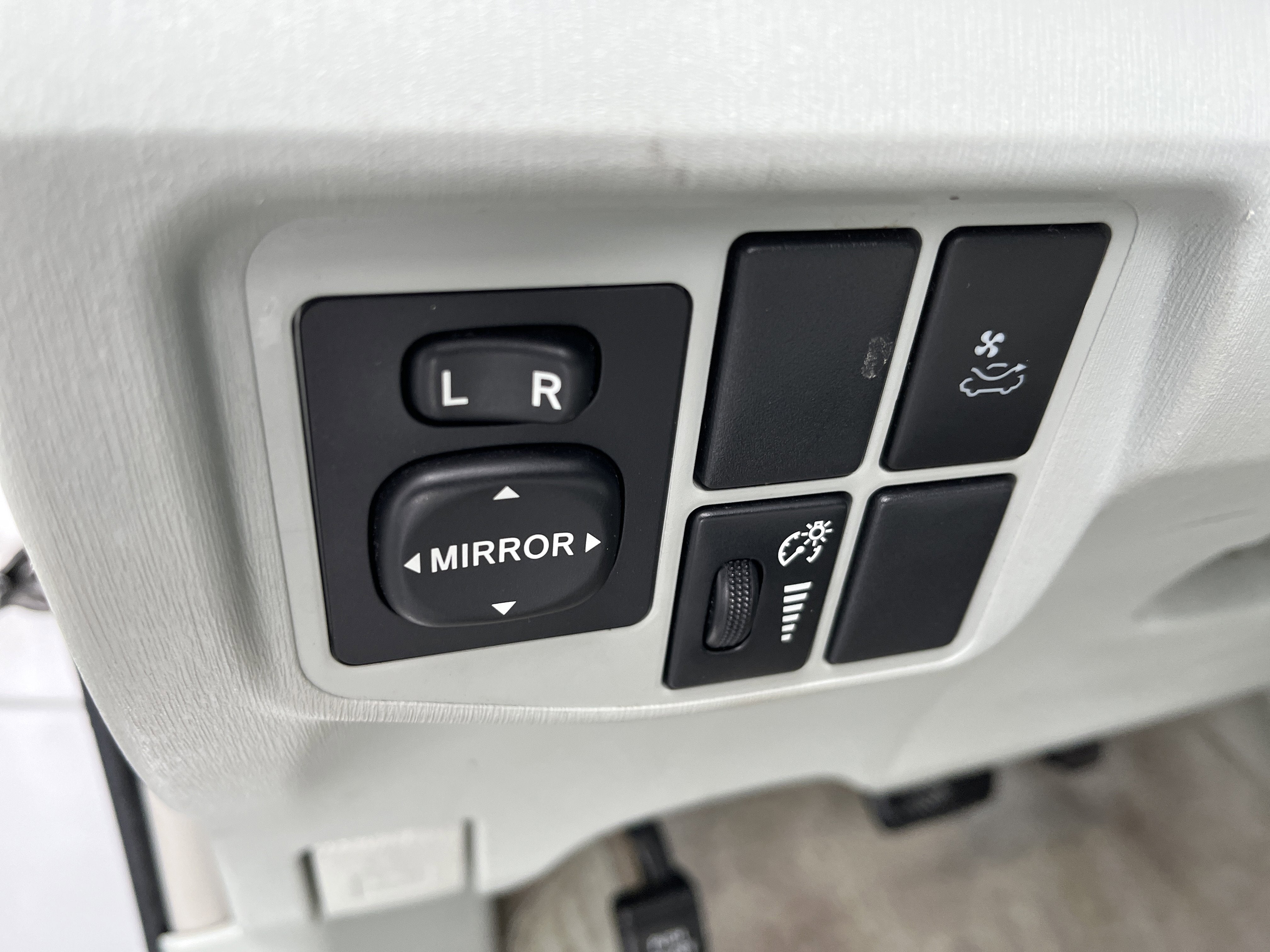 2010 Toyota Prius III