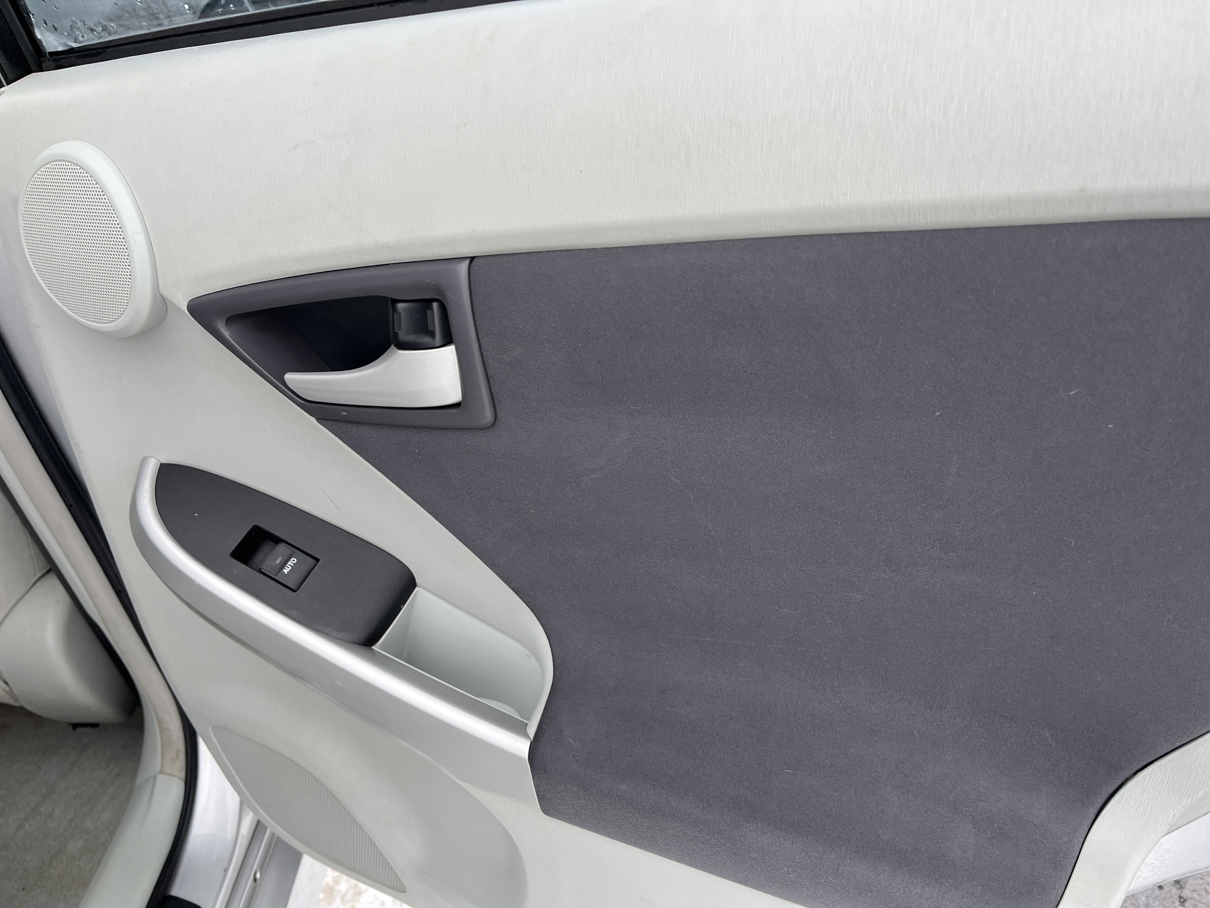 2010 Toyota Prius III