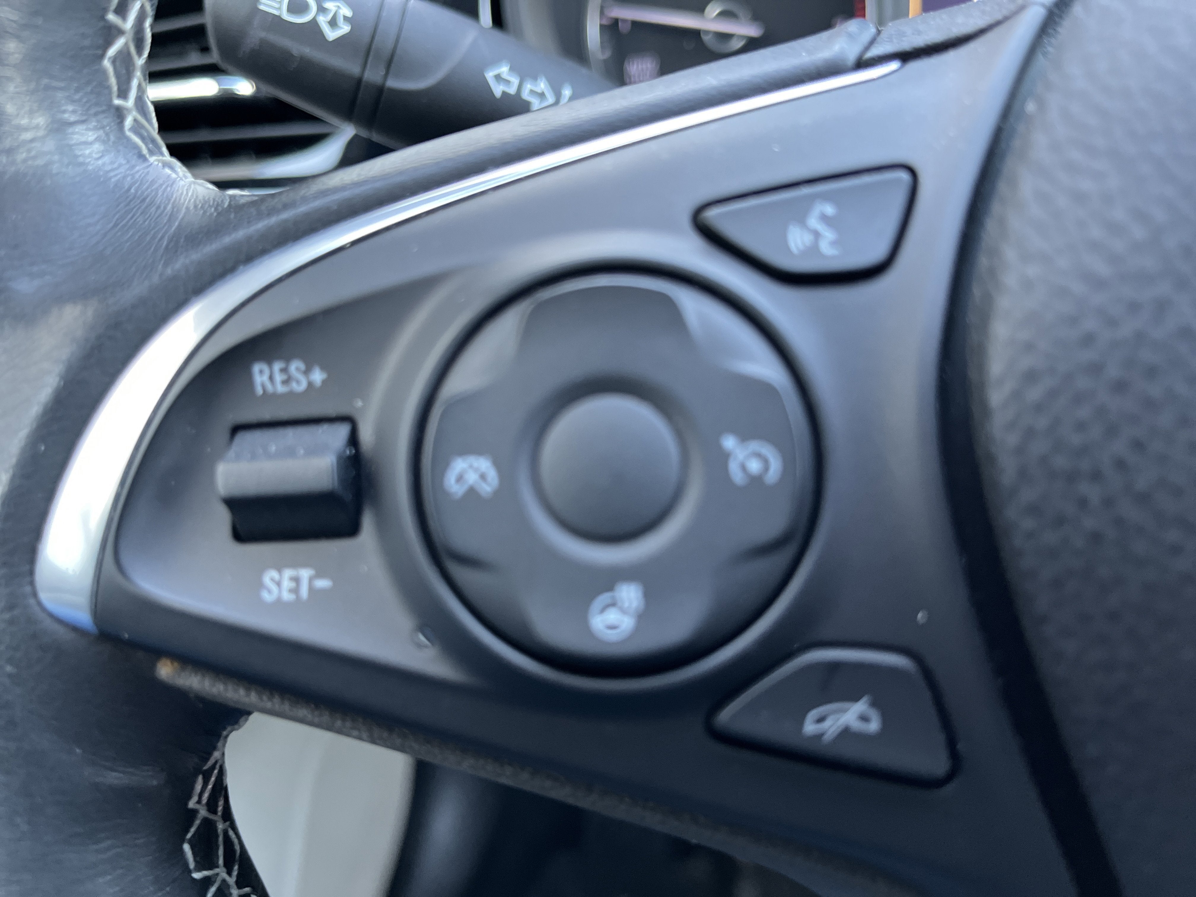 2019 Buick Regal Sportback Essence