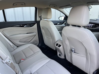 2019 Buick Regal Sportback Essence